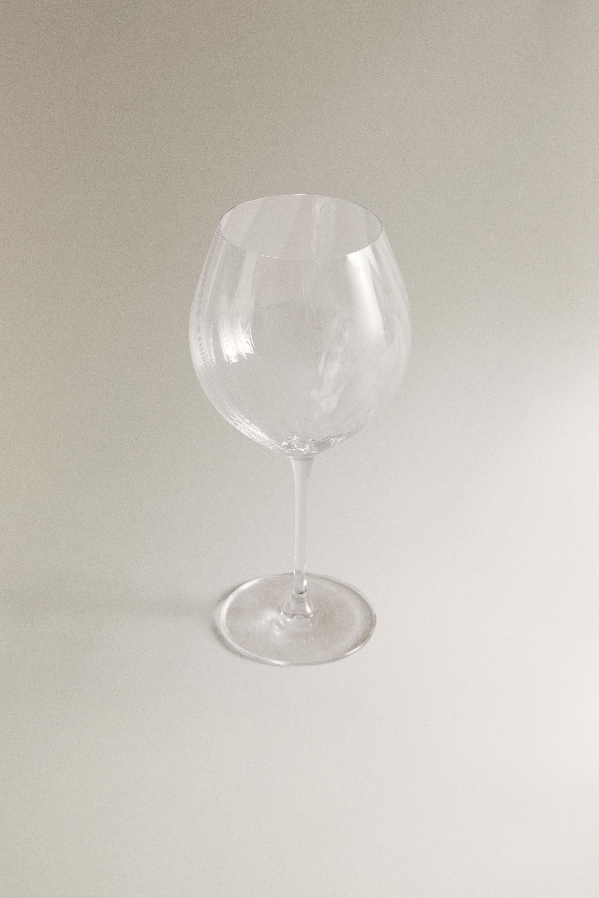 TEXTURED CRYSTALLINE WINE GLASS