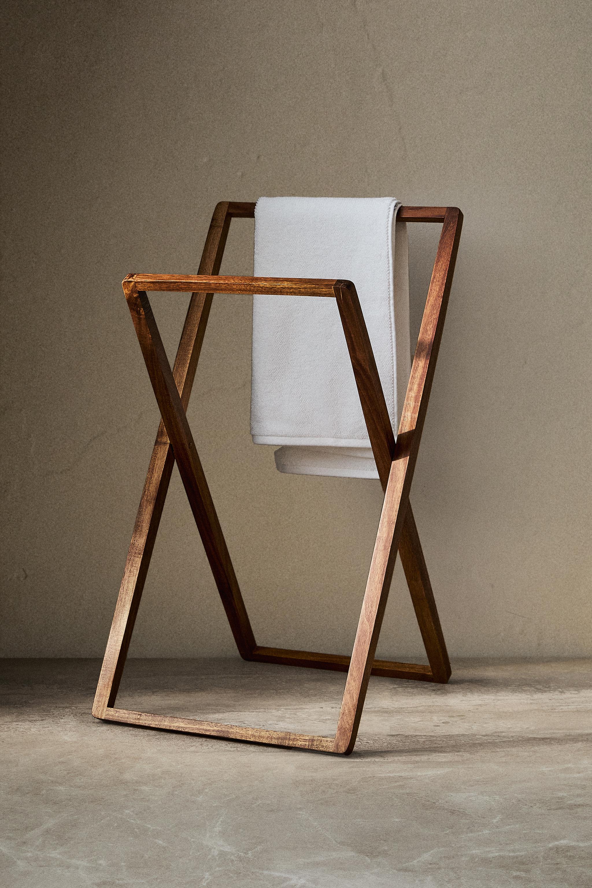 ACACIA WOOD TOWEL RACK