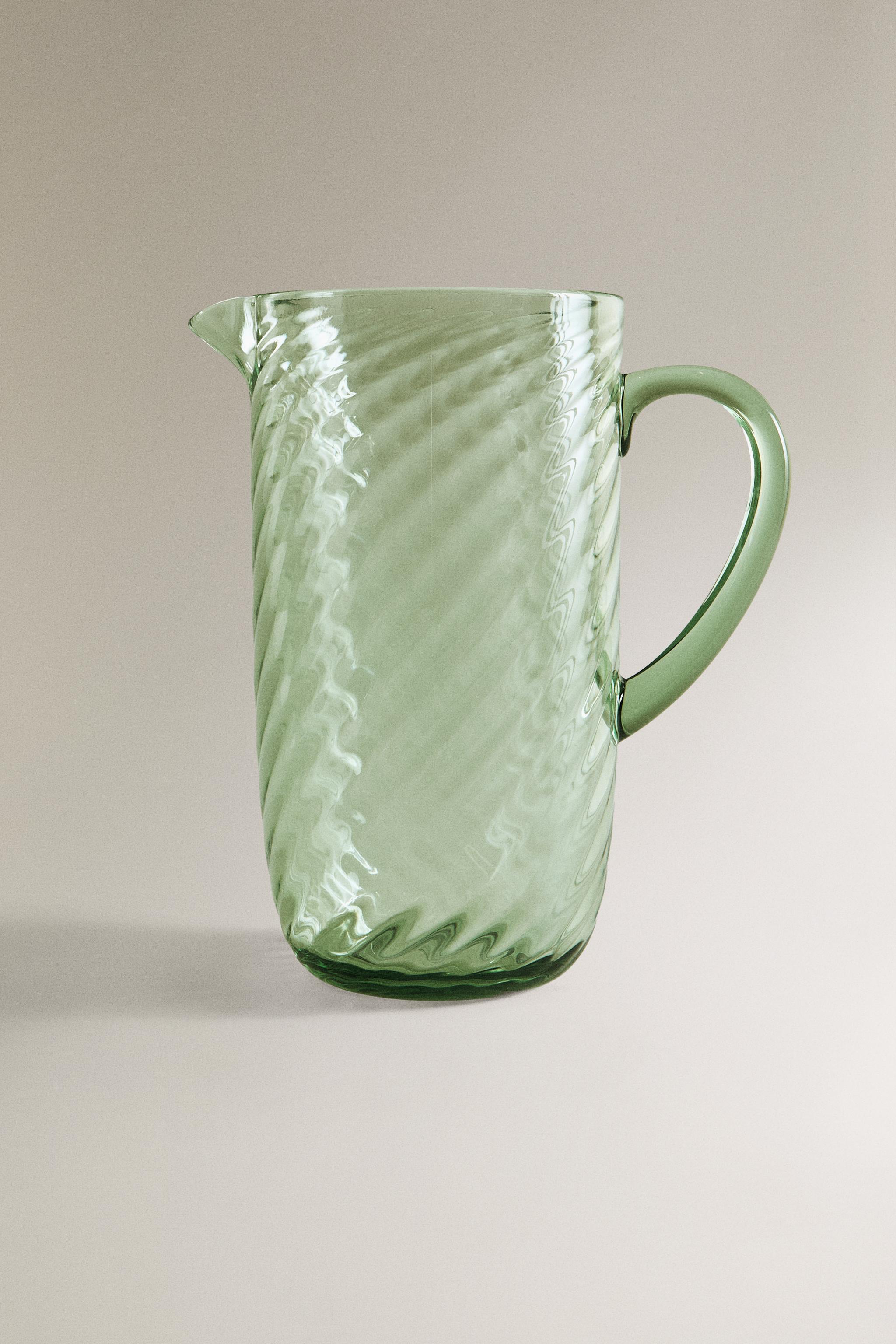 WAVY ACRYLIC PITCHER