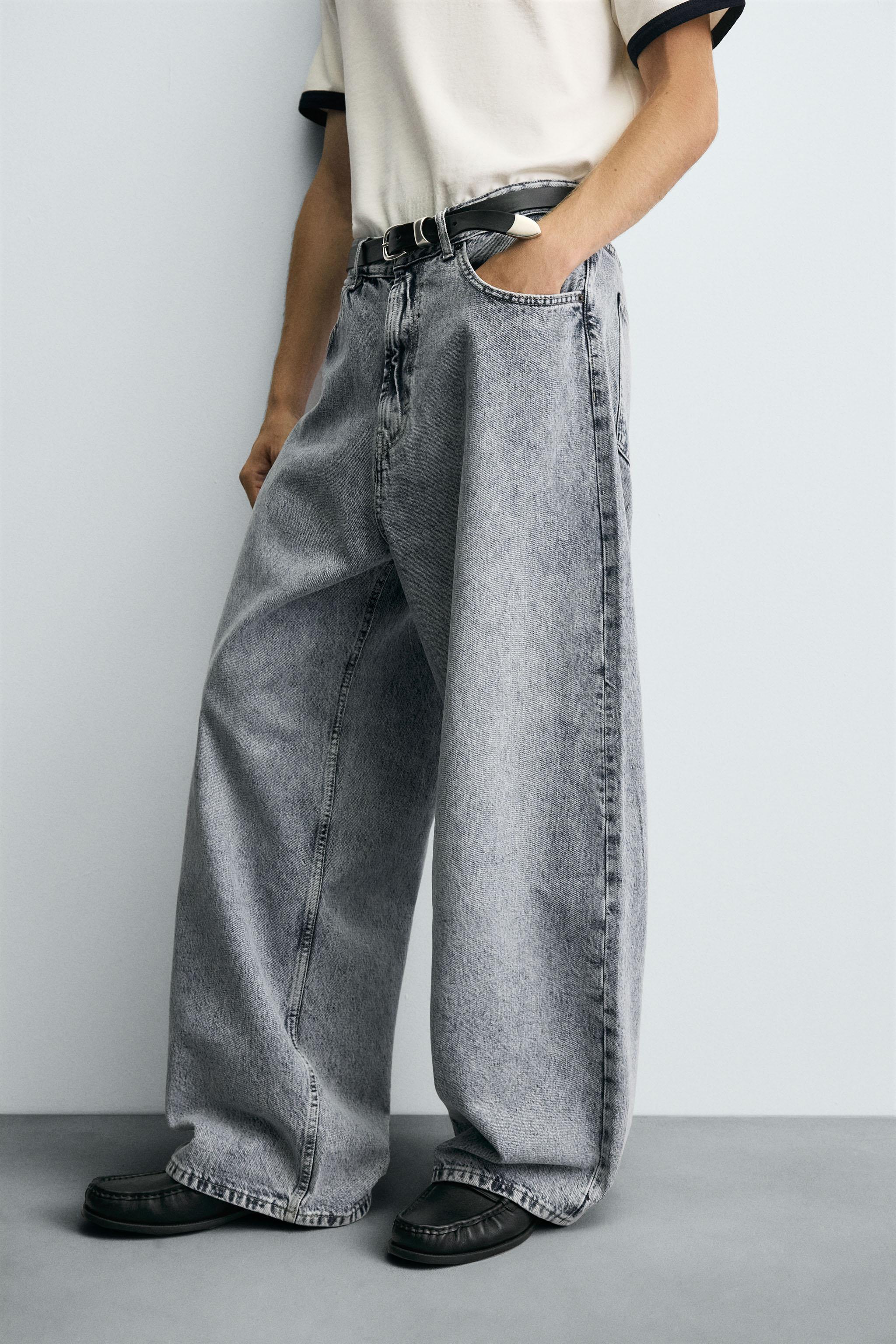 WIDE BAGGY FIT JEANS