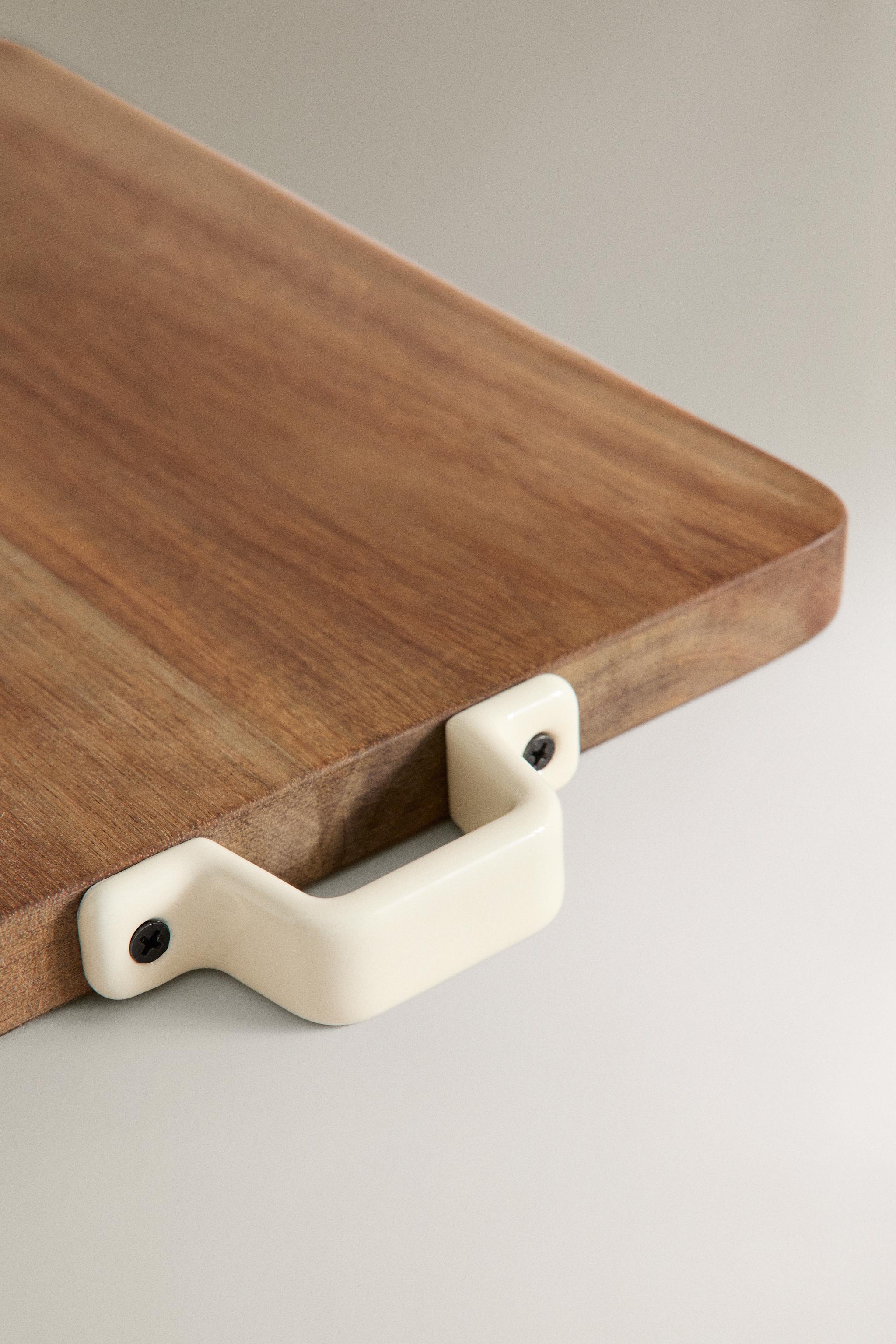 WOODEN KITCHEN CUTTING BOARD