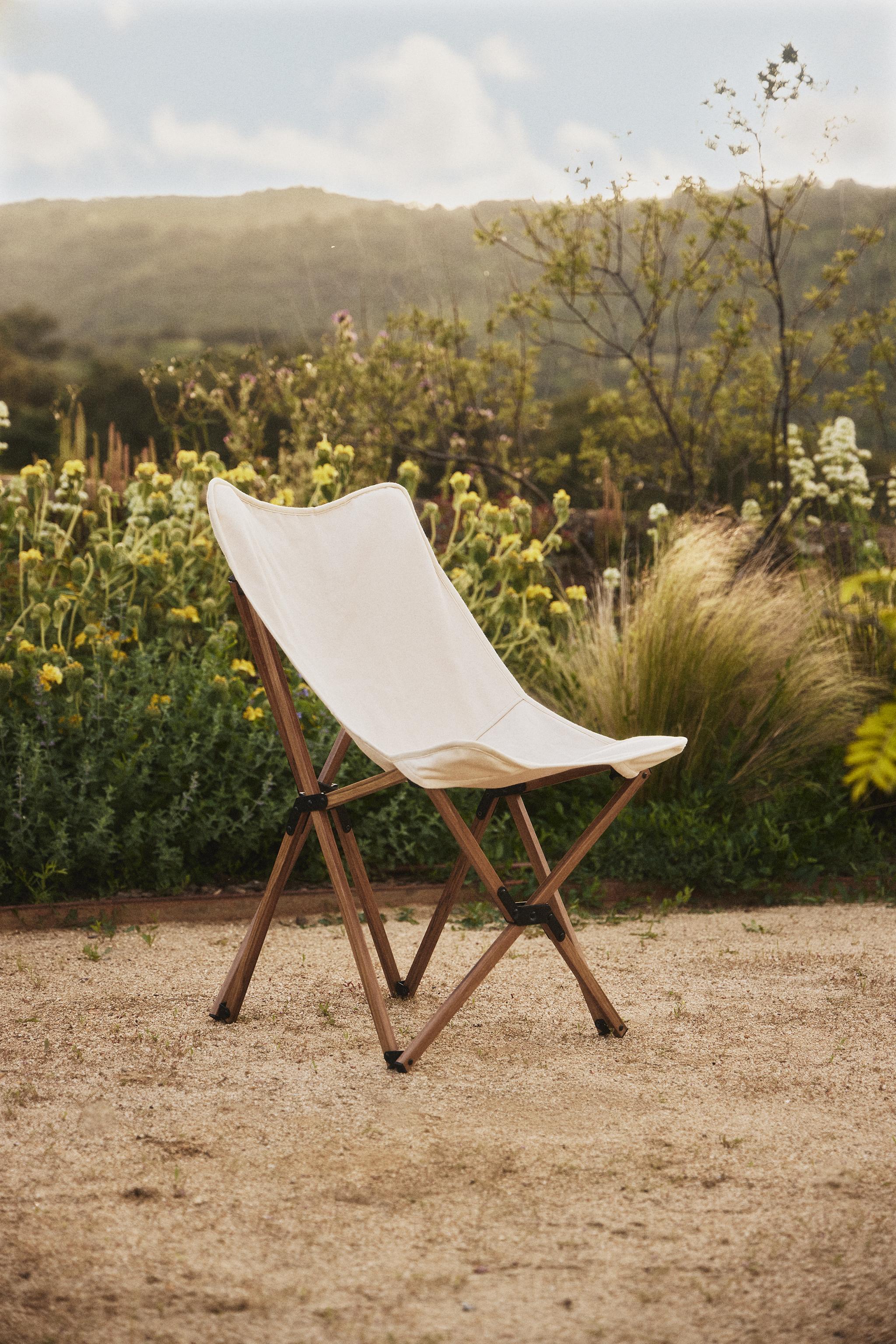 FOLDING ALUMINUM AND CANVAS CHAIR