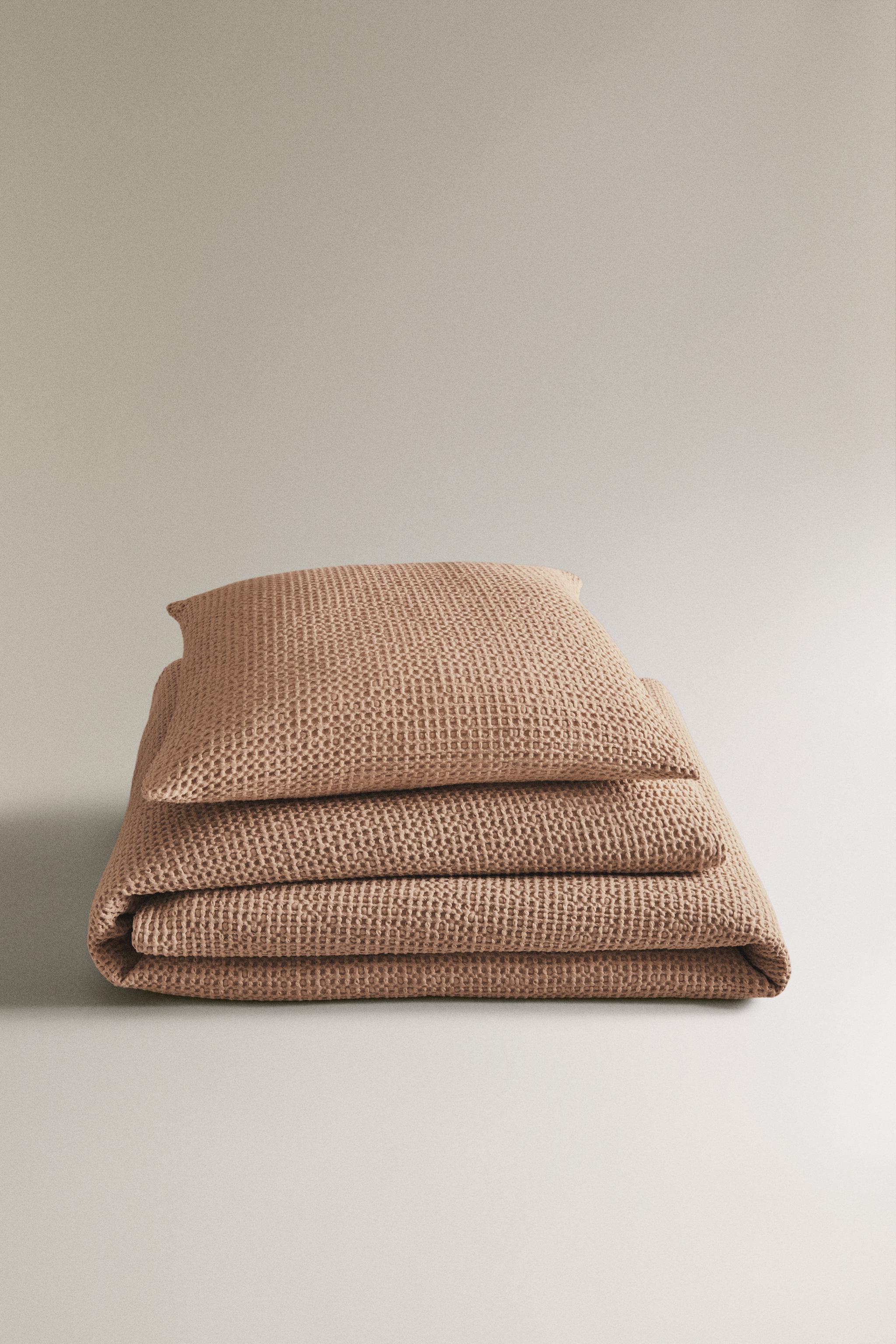 MINI WAFFLE-KNIT COTTON BEDSPREAD