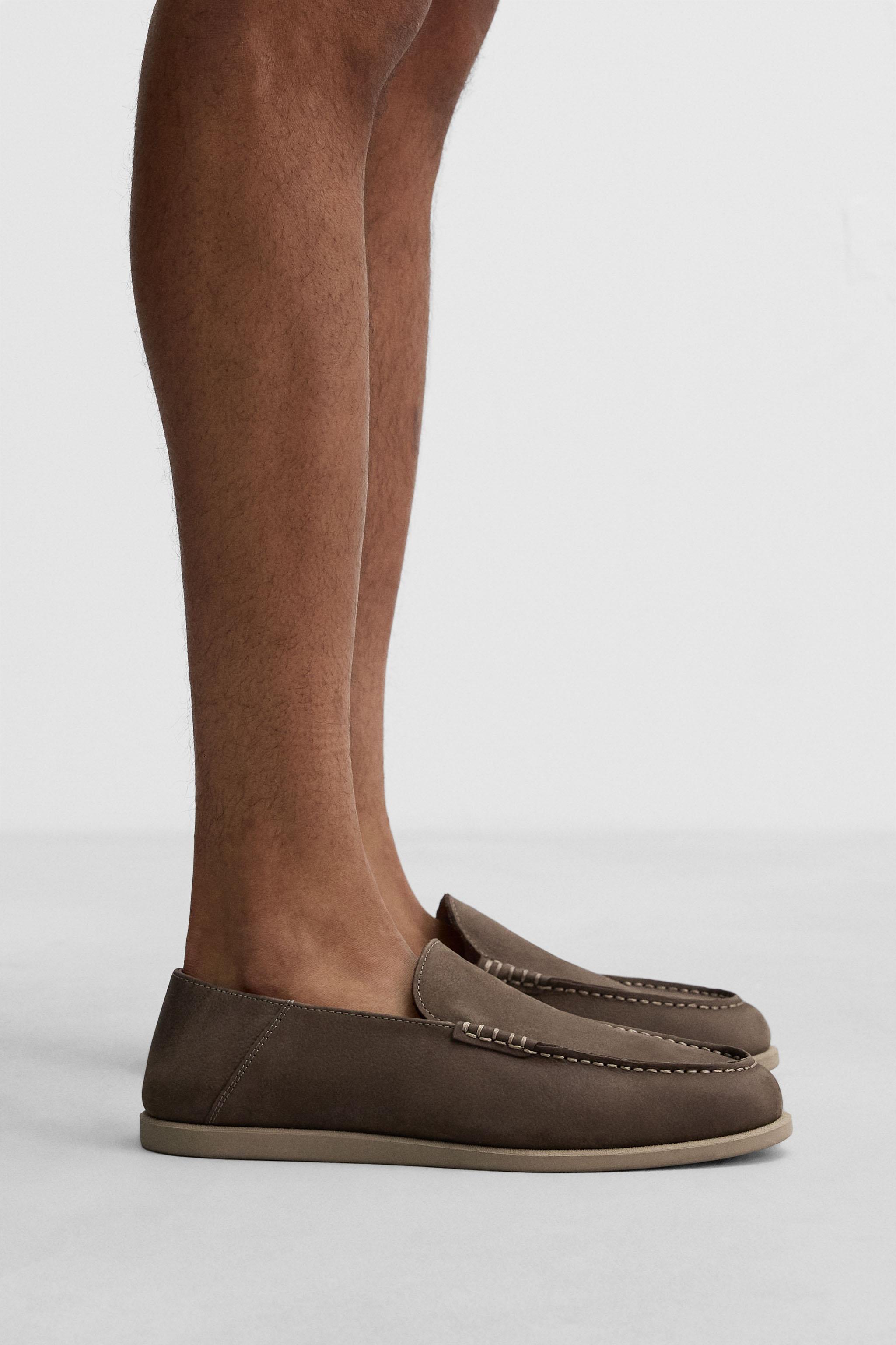 CASUAL LEATHER LOAFERS