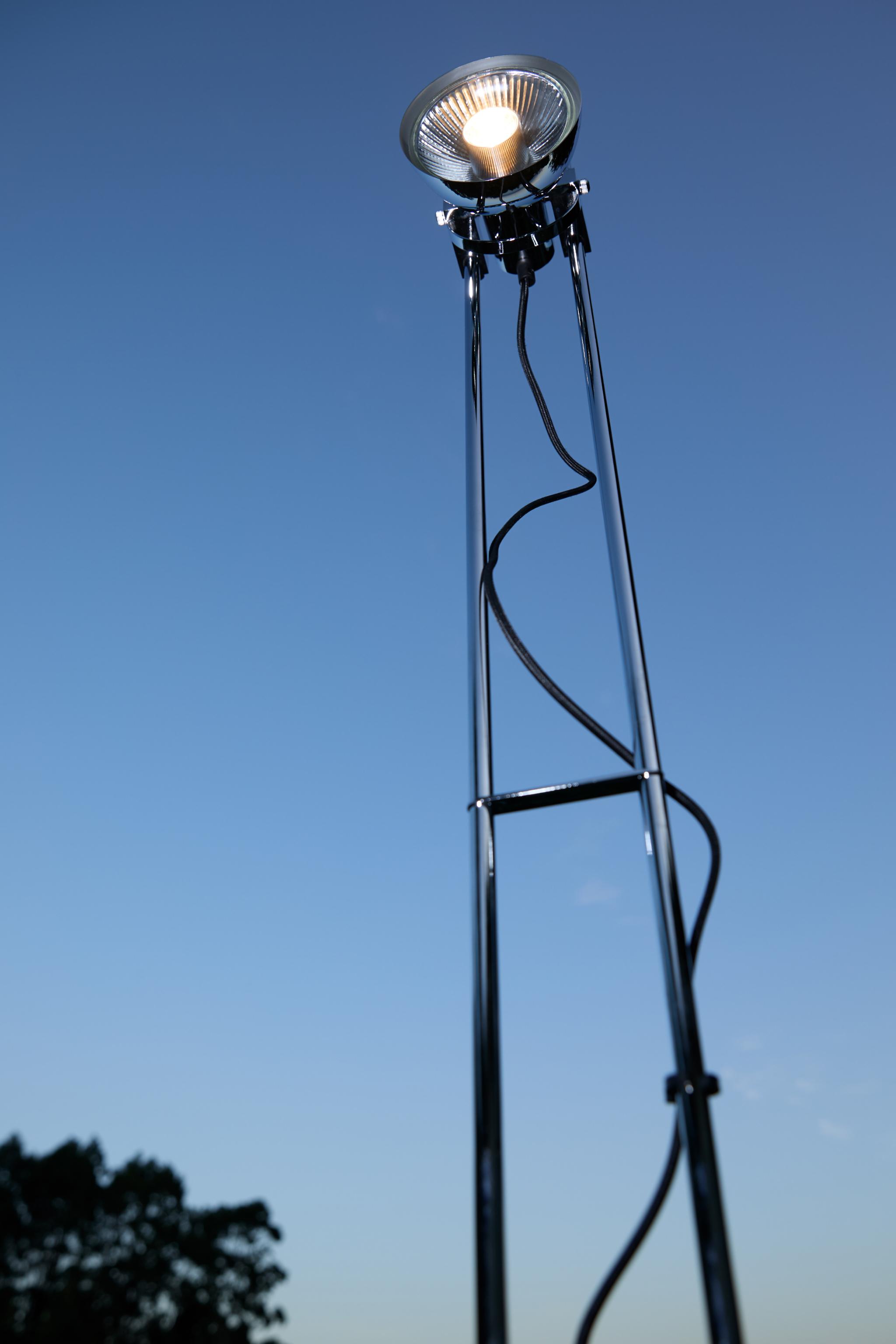 FLOOR LAMP | METAL SPOTLIGHT