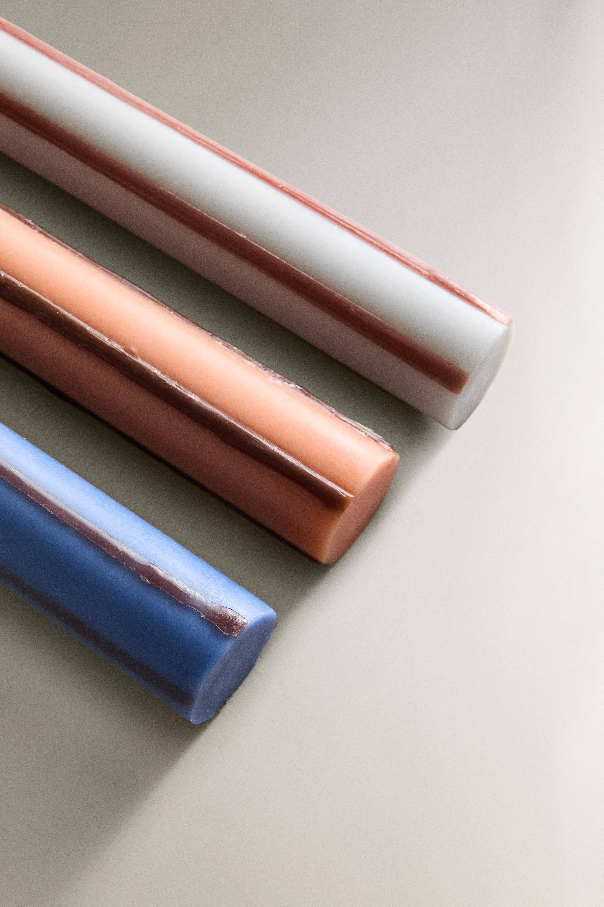 SET OF LONG STRIPED CANDLES (SET OF 3)