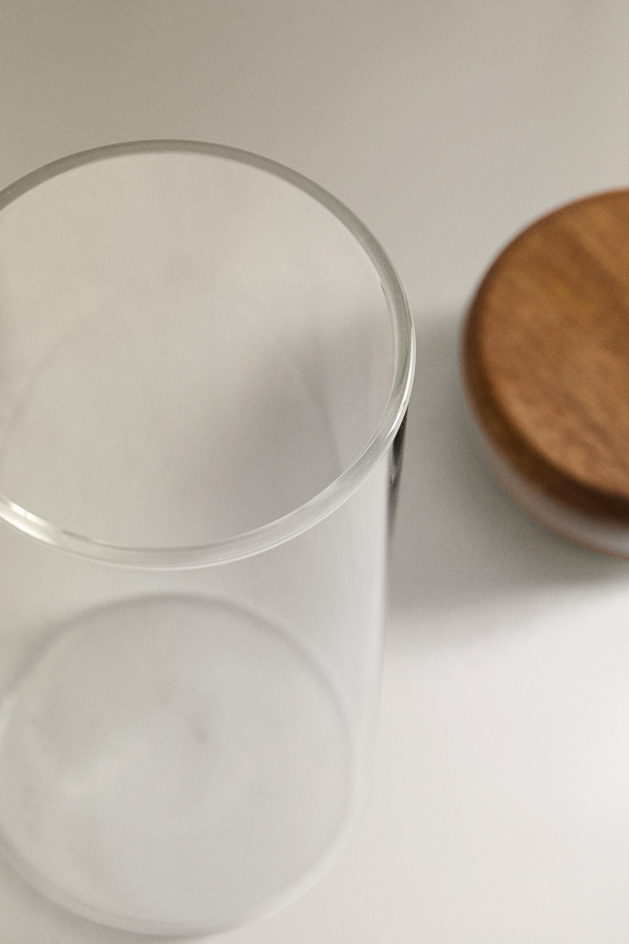 GLASS AND WOOD KITCHEN STORAGE