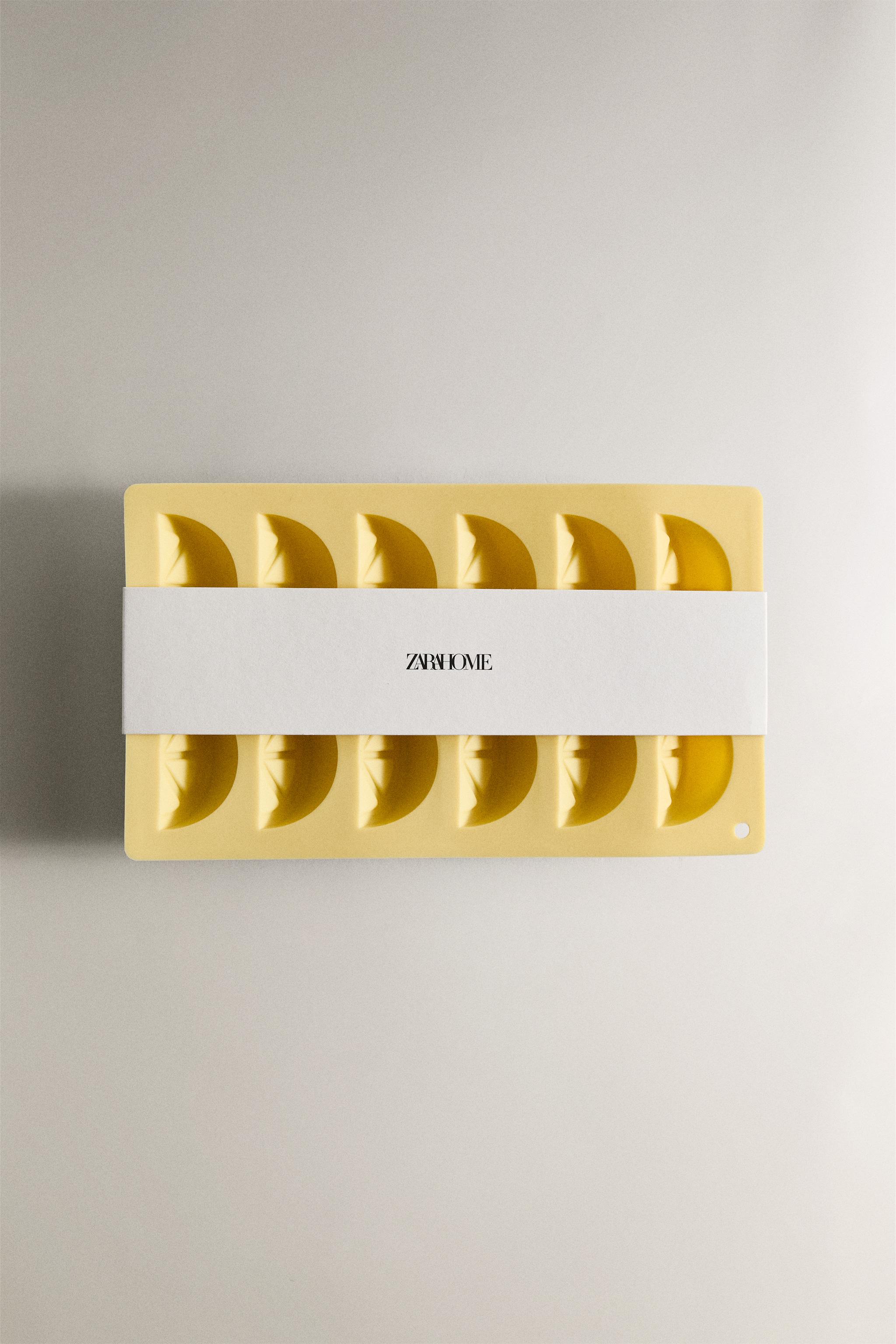 SILICONE ICE TRAY LEMON SLICES