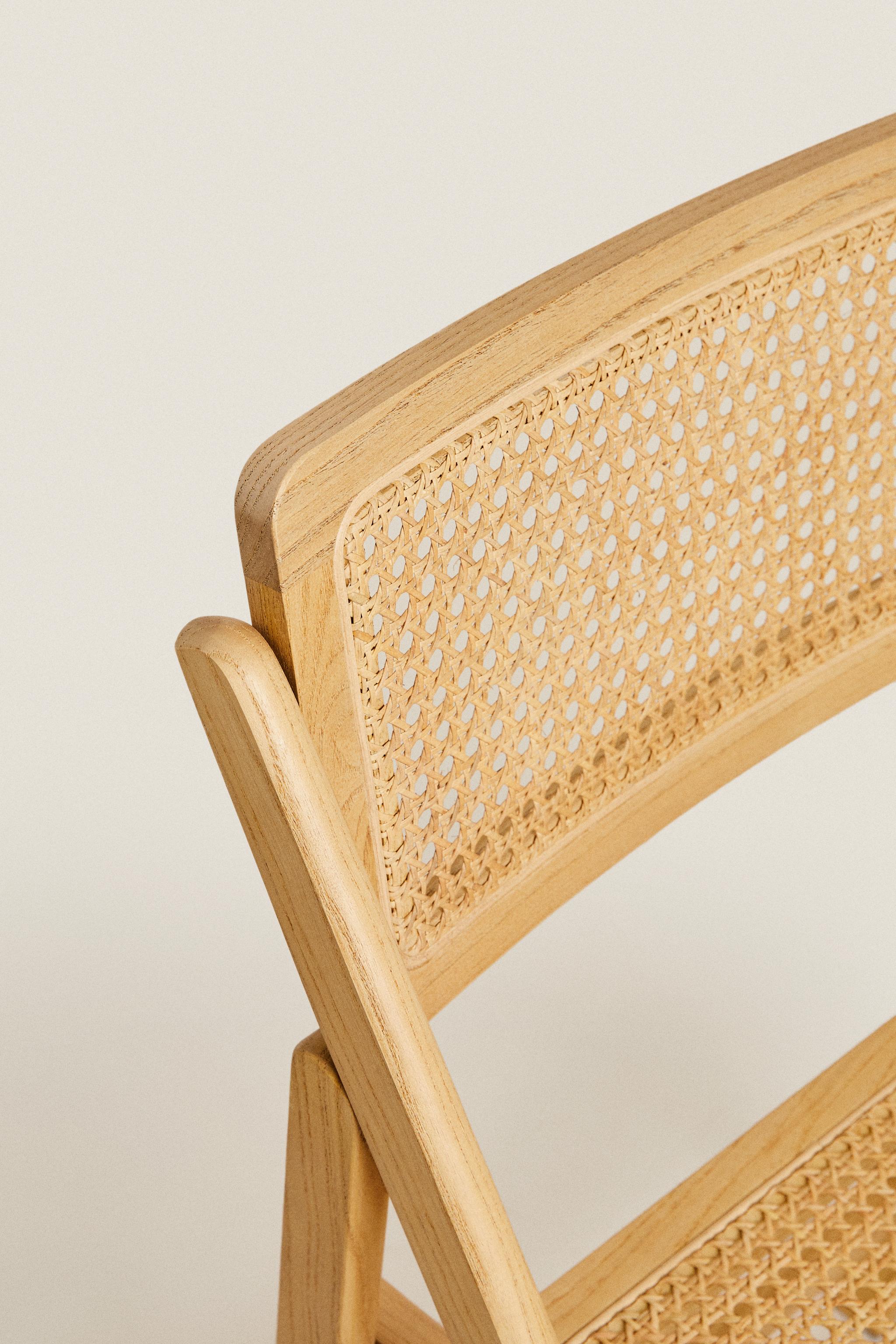 RATTAN AND WOOD FOLDING CHAIR