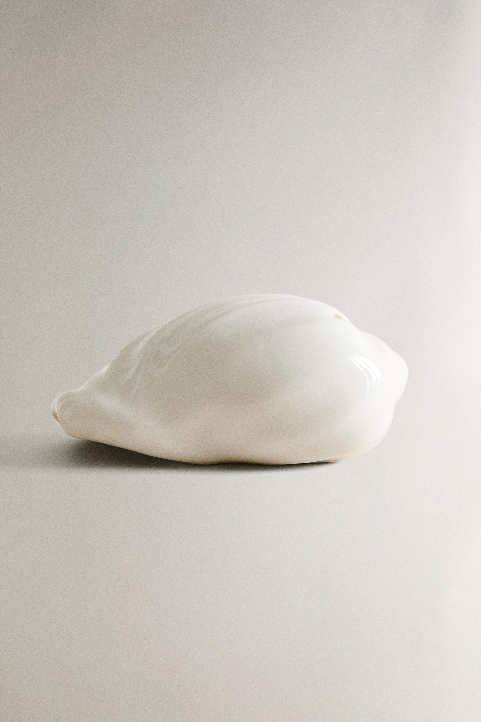 SALT AND PEPPER SHAKER SET SHELLS