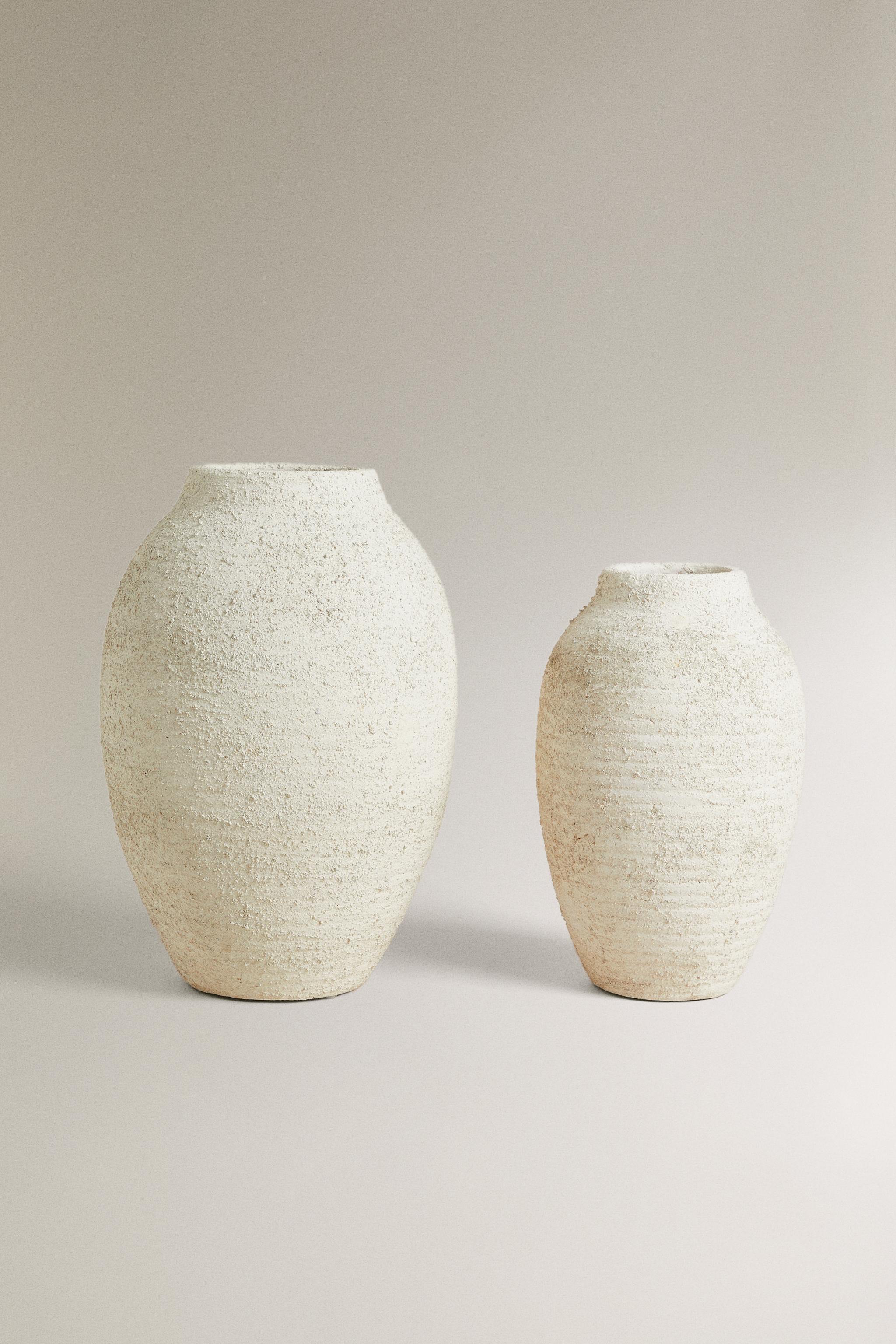 ROUGH-EFFECT CERAMIC VASE
