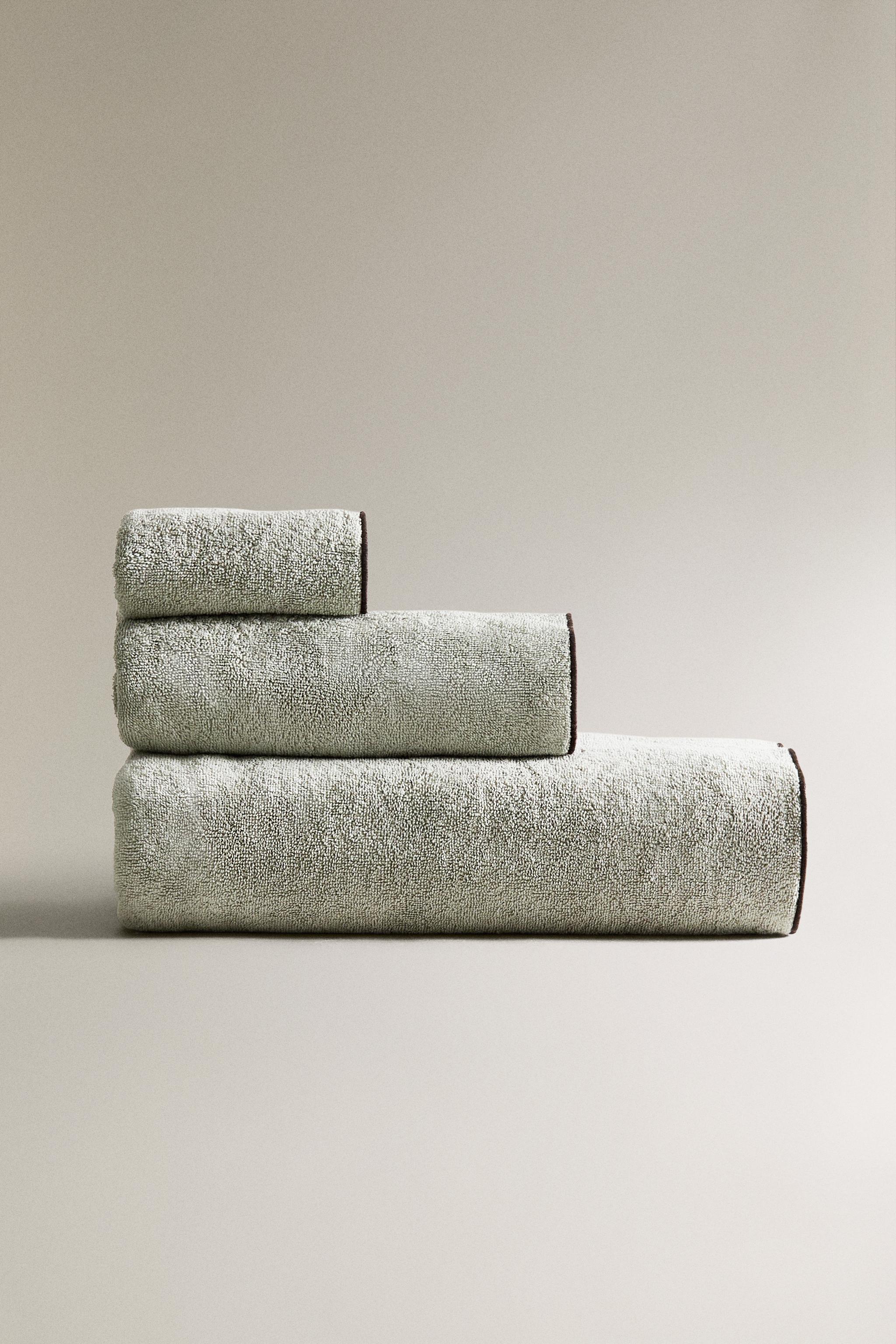 OVERLOCK COTTON BATH TOWEL