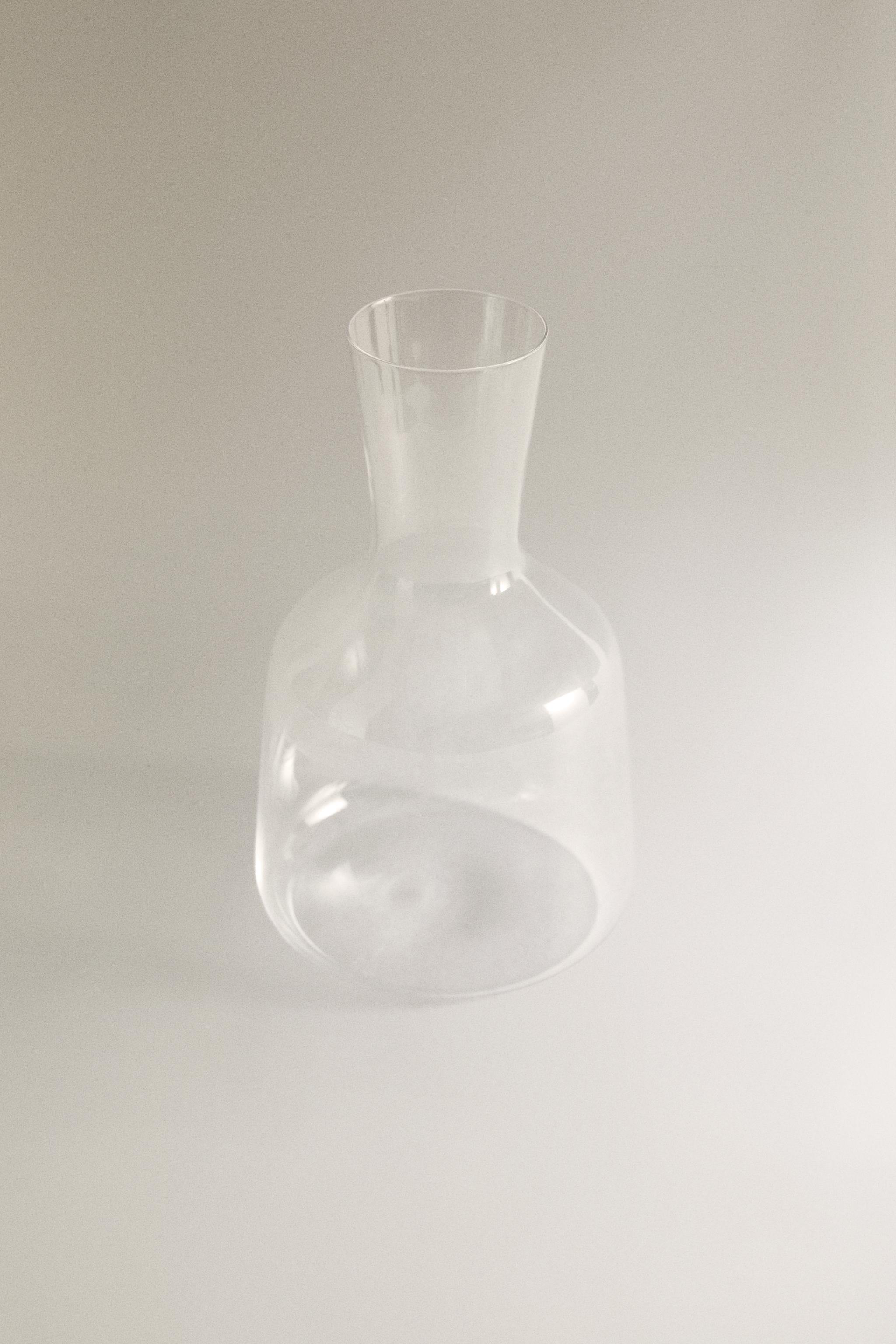 GLASS DECANTER