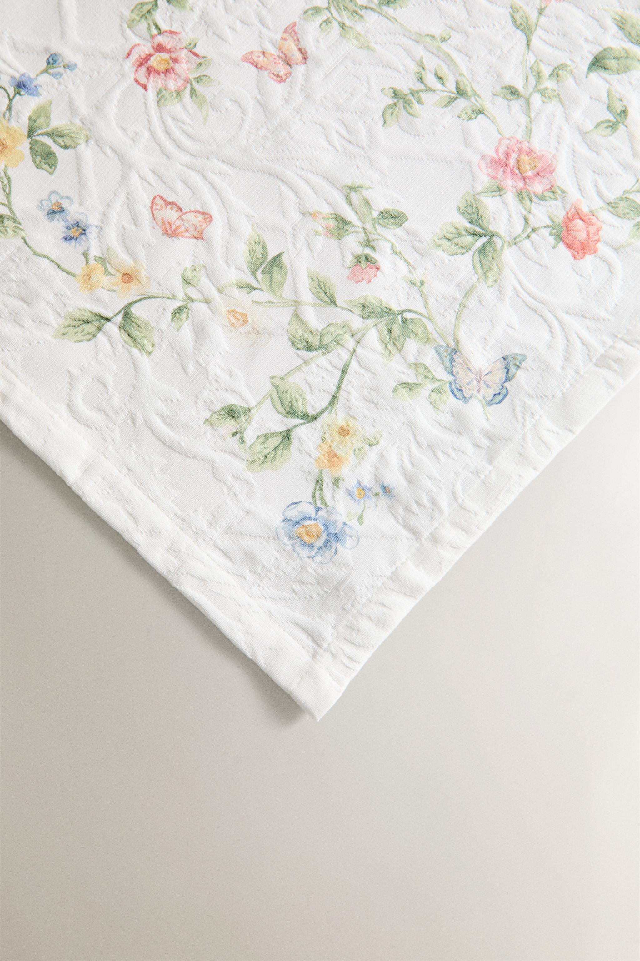 JACQUARD AND FLORAL PRINT PLACEMAT