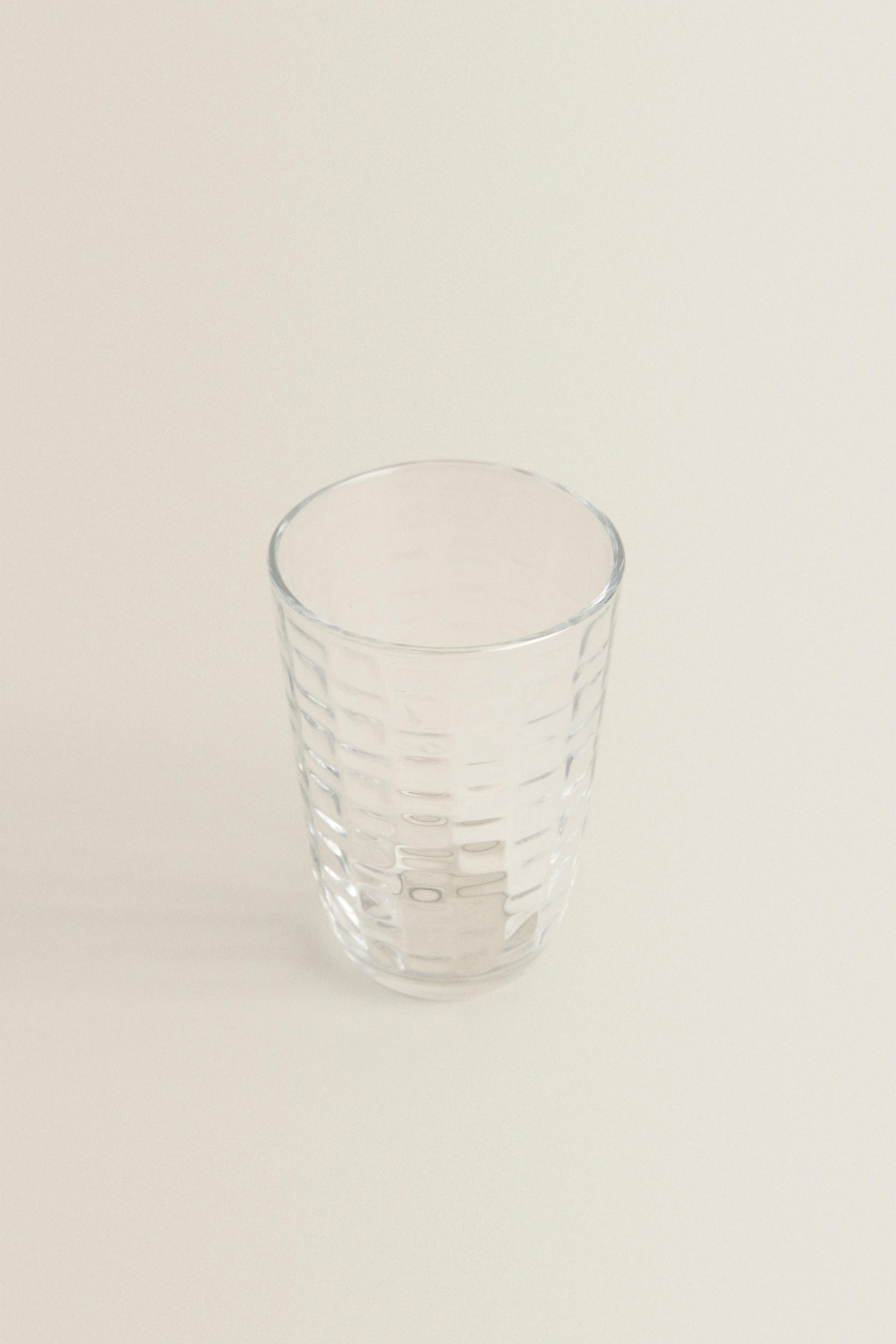 RAISED SQUARE-EFFECT TUMBLER