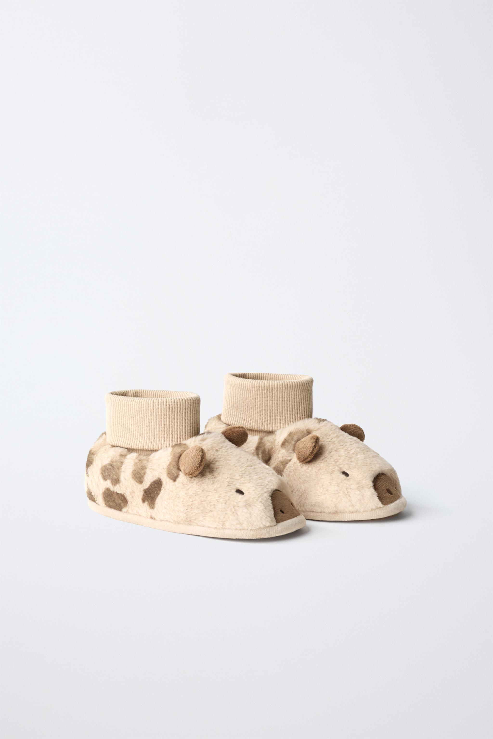GIRAFFE SLIPPERS
