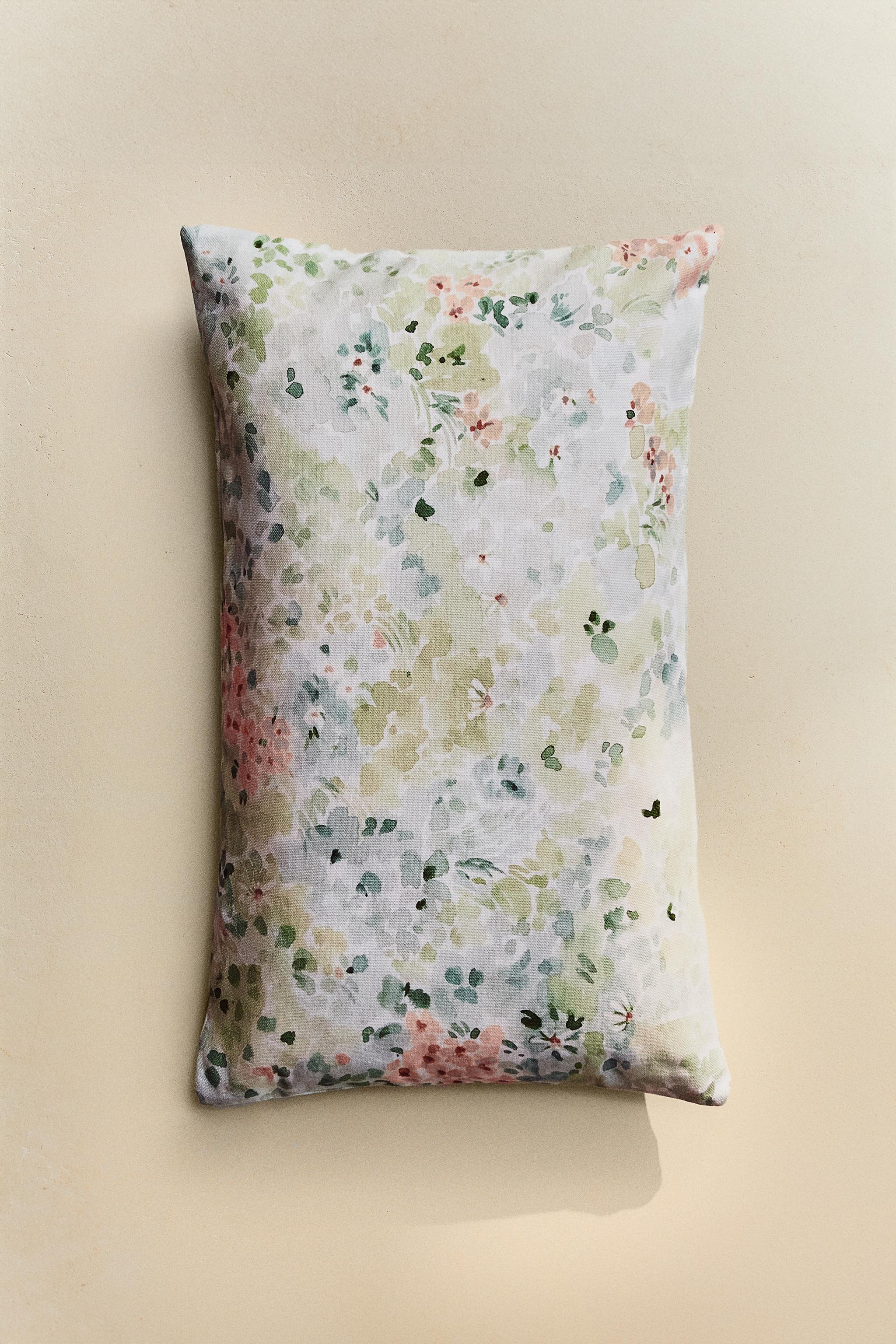 WATERCOLOR FLOWER PRINT THROW PILLOW COVER