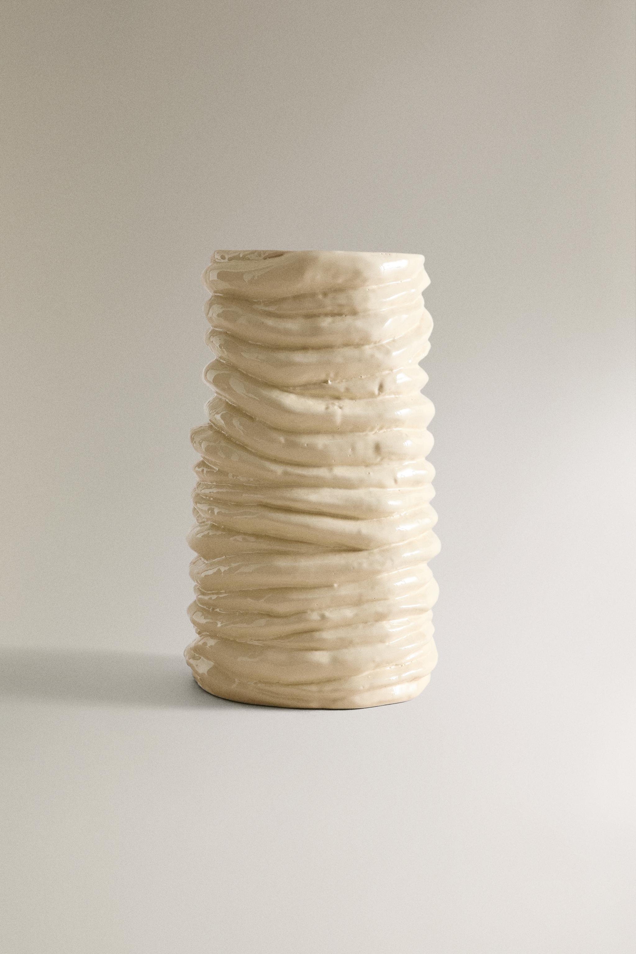 WAVY CERAMIC VASE X COLLAGERIE