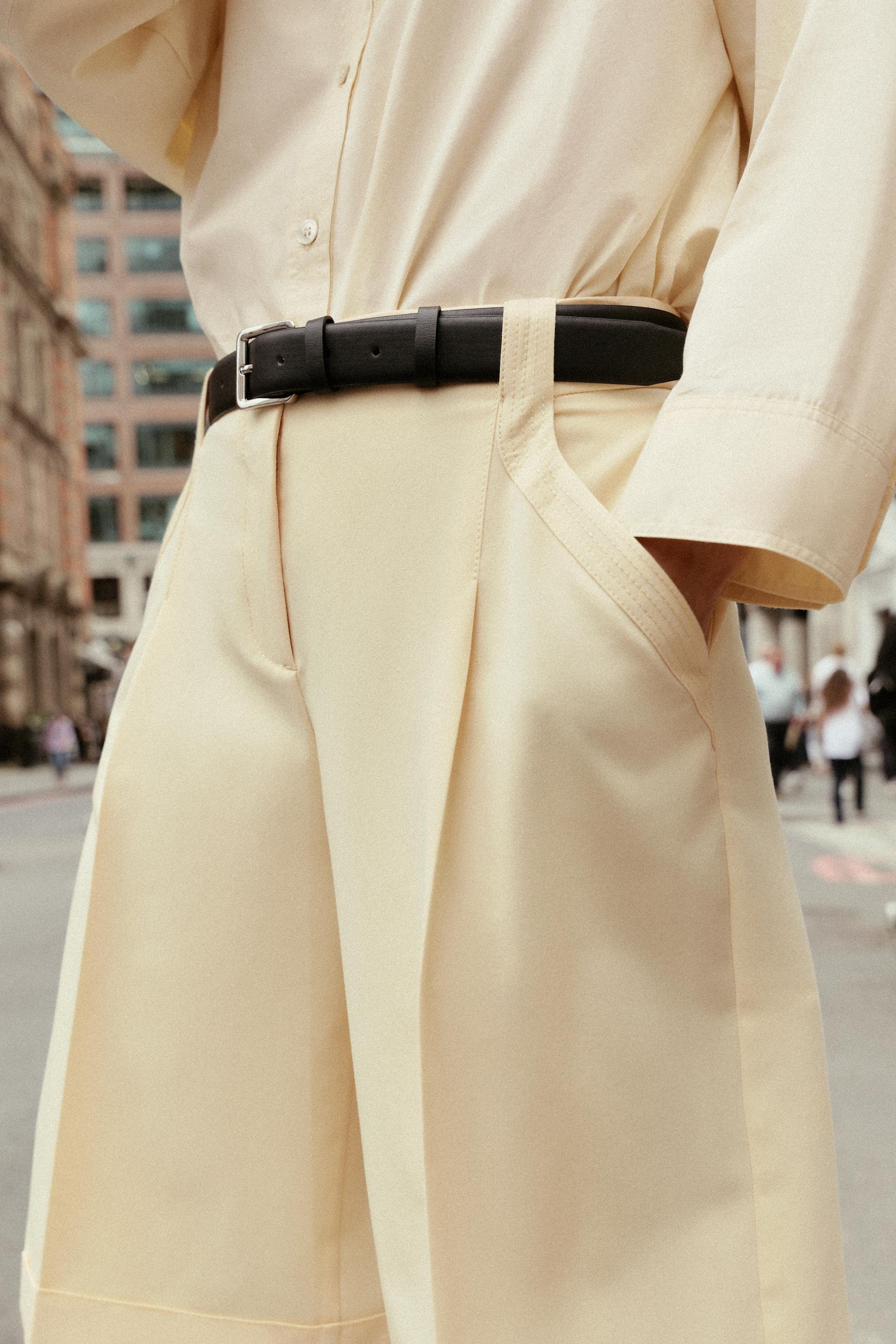 BELTED PLEATED SHORTS