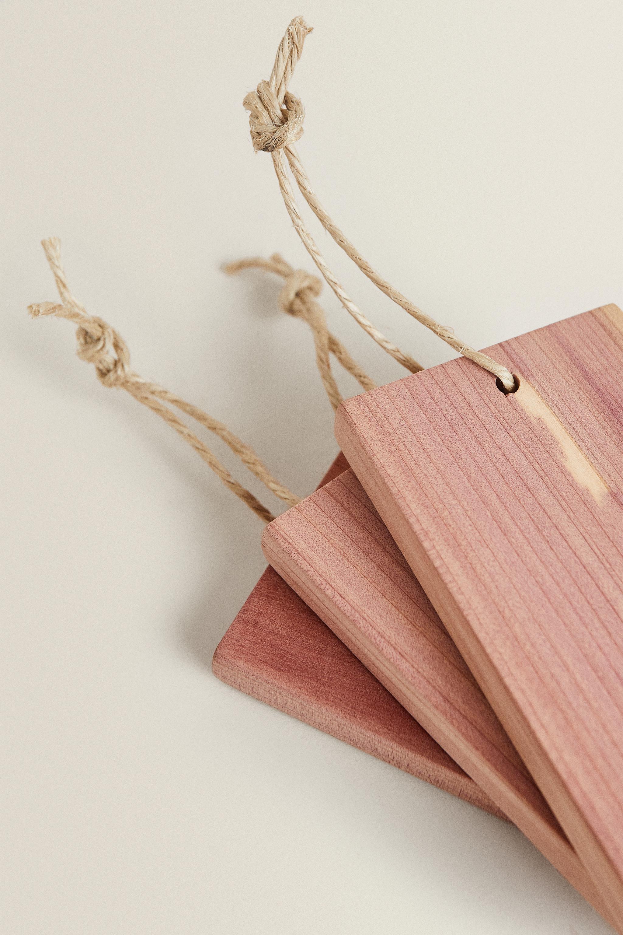 PACK OF WARDROBE CEDAR BLOCKS (PACK OF 6)