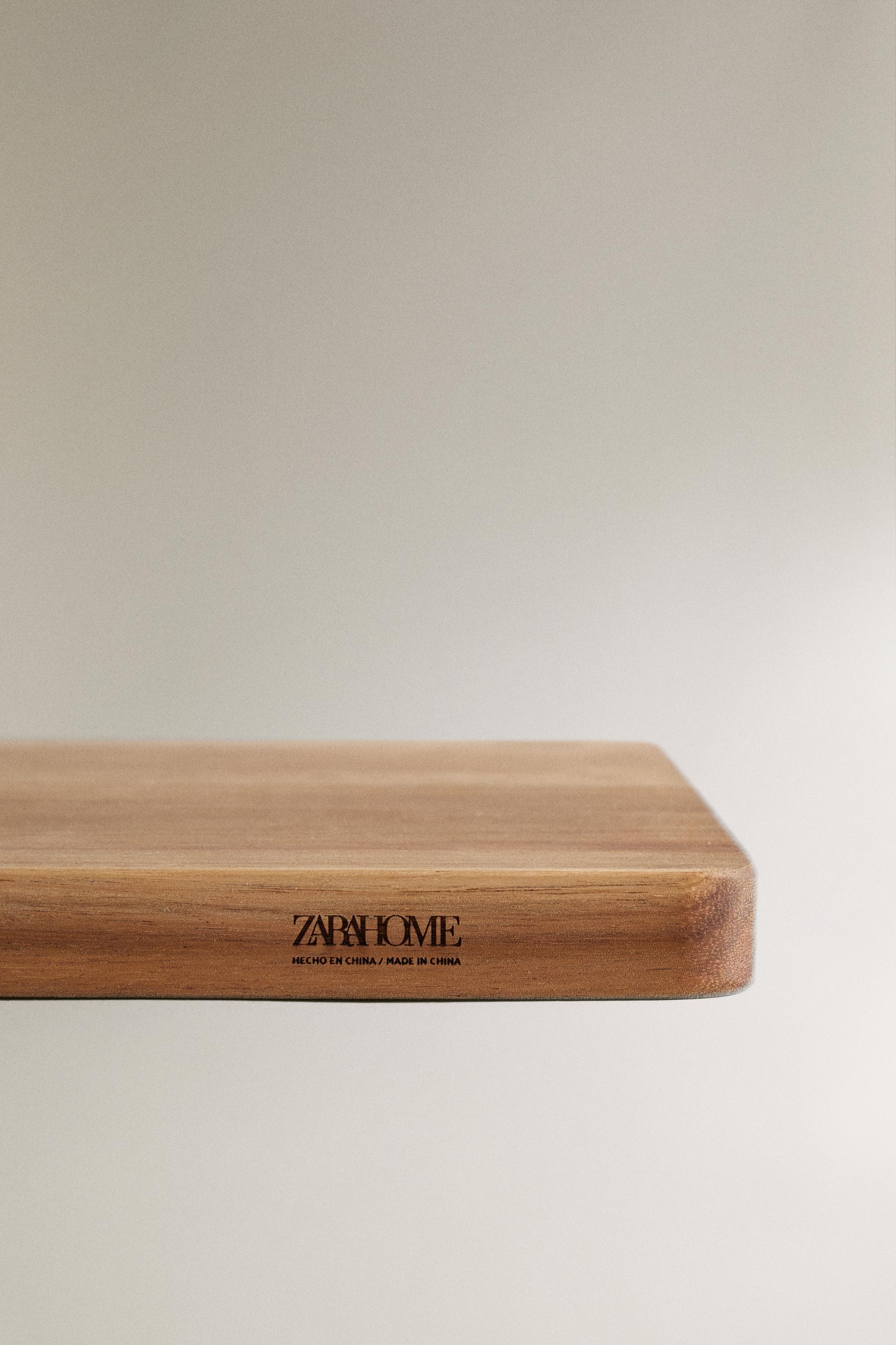 WOODEN KITCHEN CUTTING BOARD