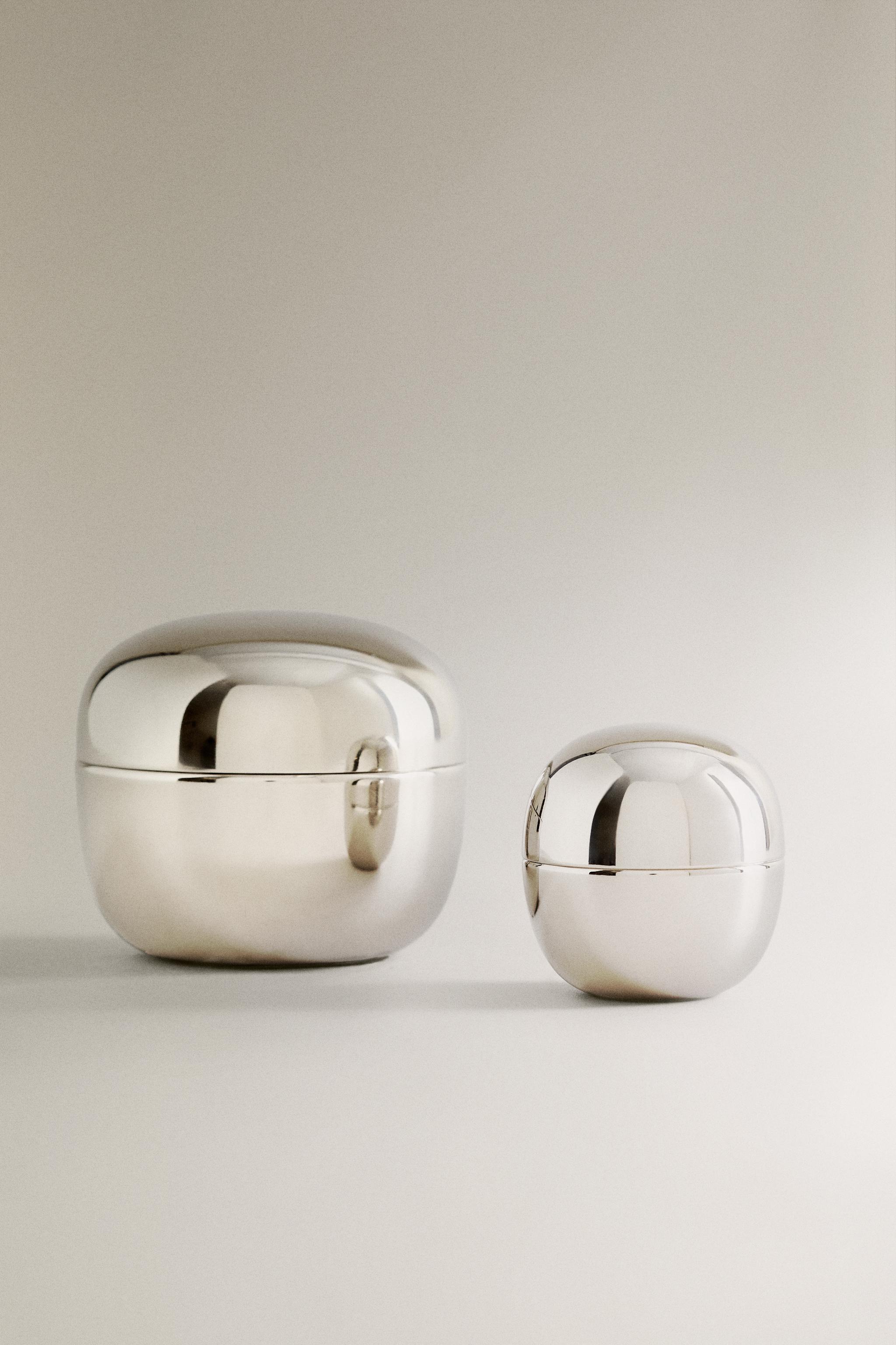 LARGE ROUND METAL BOX