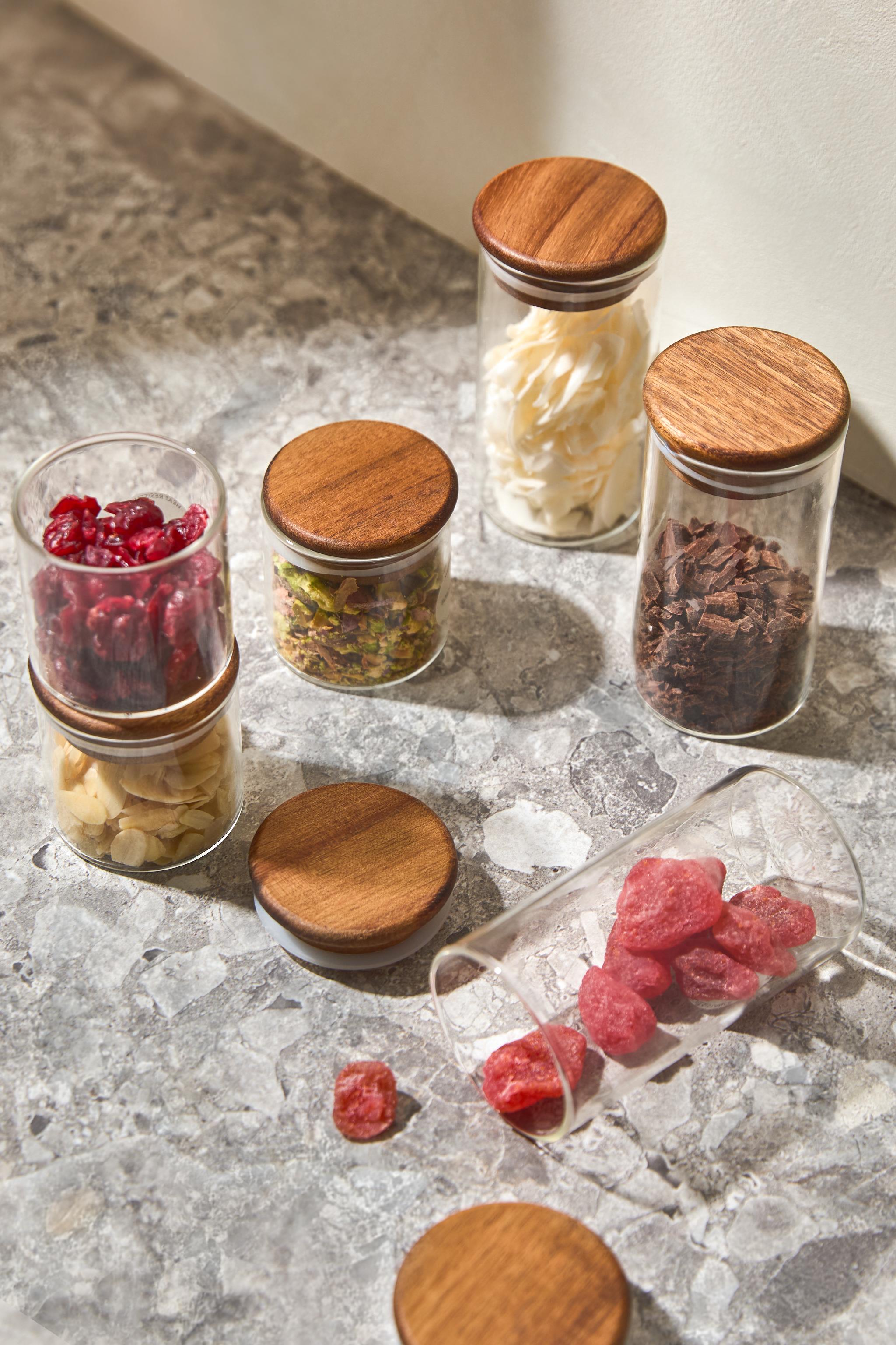 GLASS AND WOOD KITCHEN STORAGE