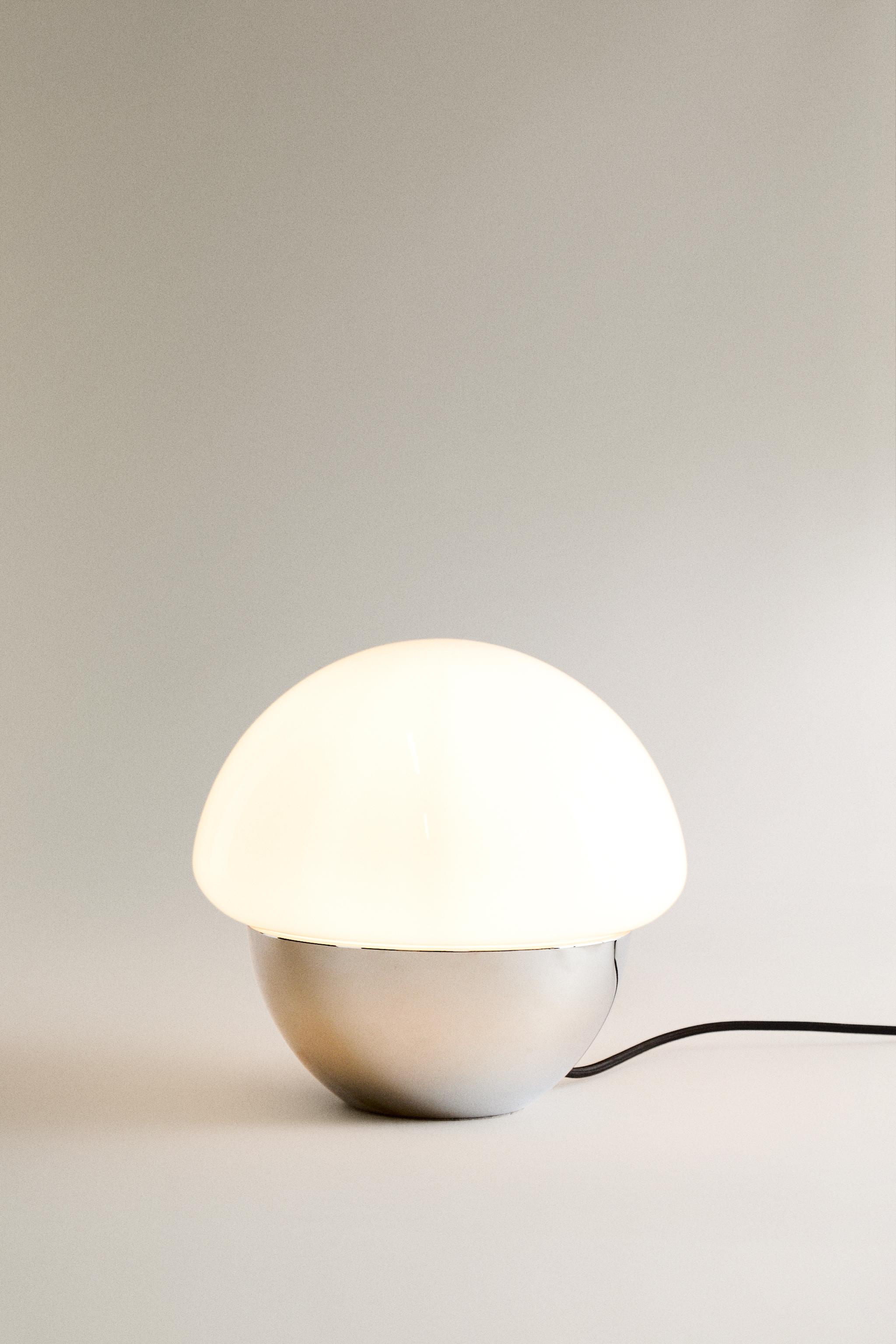 LARGE OVAL TABLE LAMP
