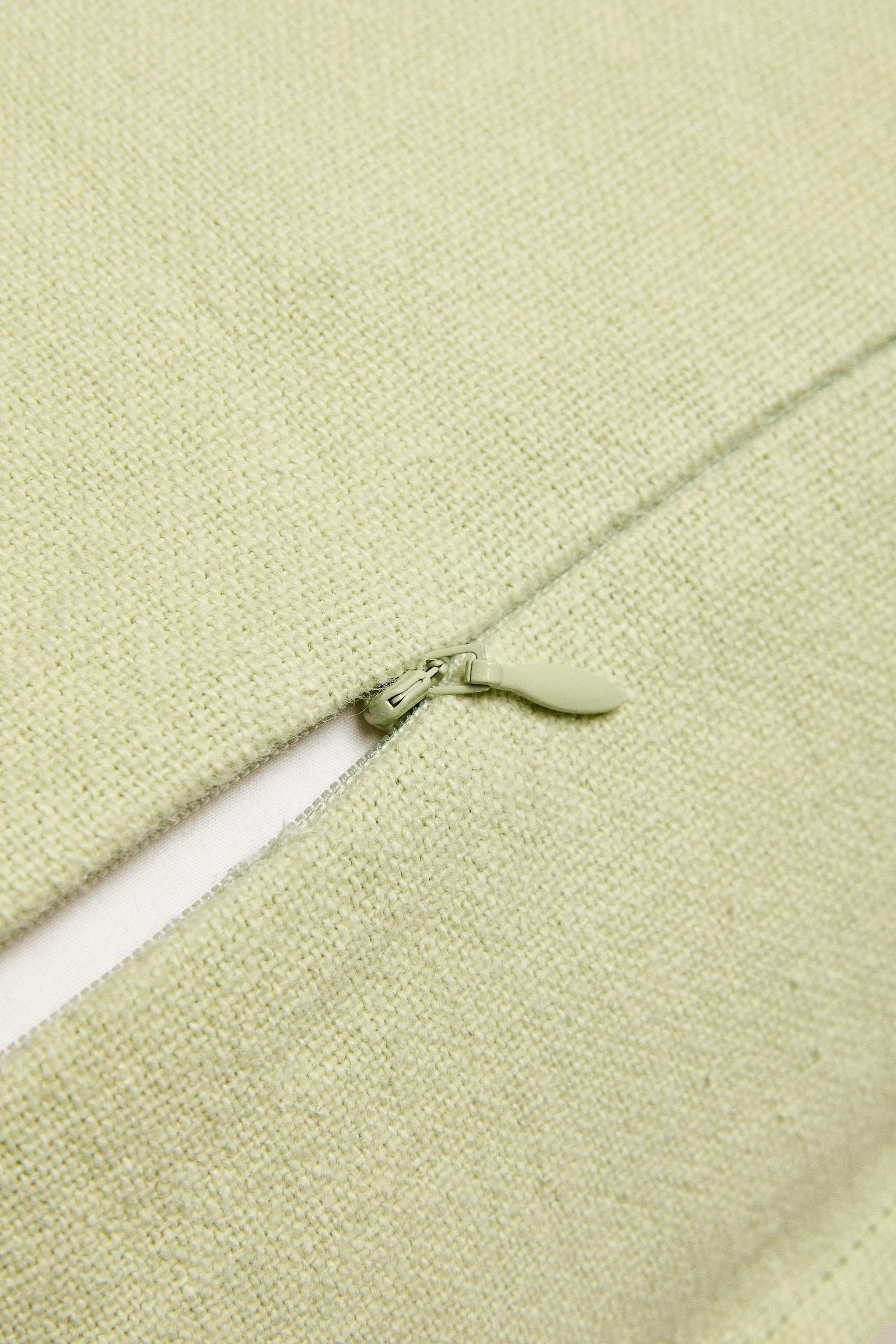 PLEATED THROW PILLOW COVER