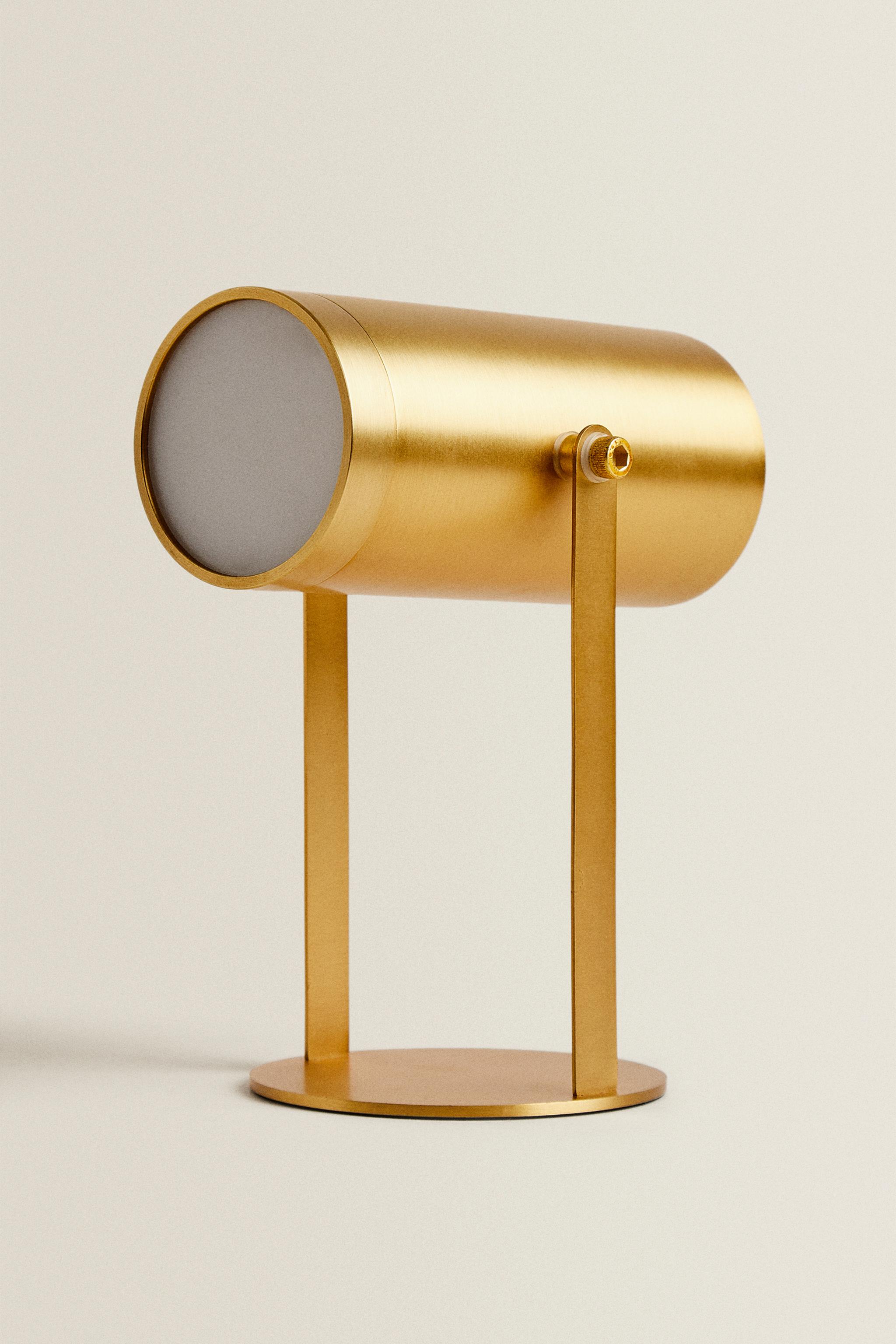 LAMP | USB RECHARGEABLE TABLE SPOTLIGHT