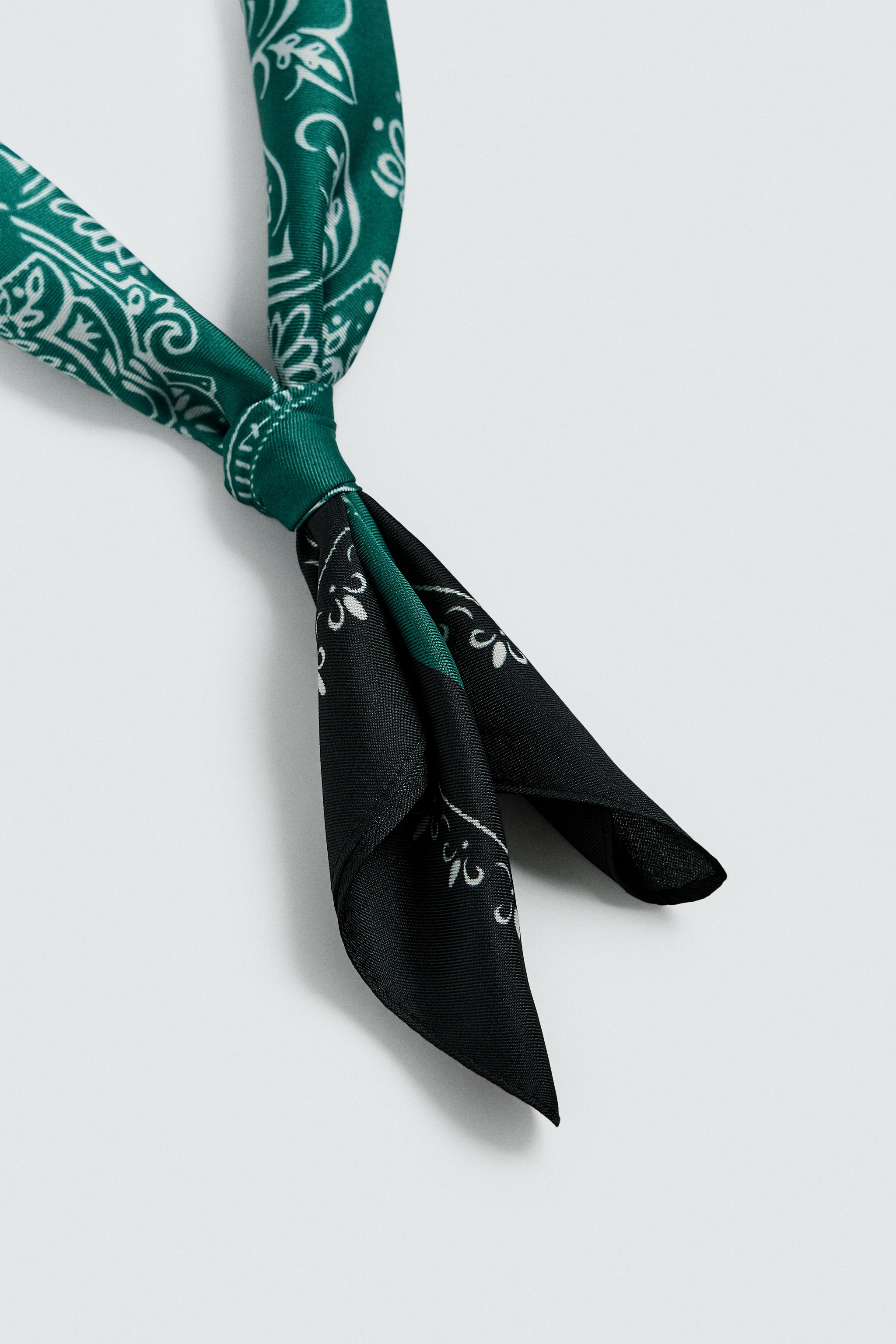 PAISLEY PRINT BANDANA