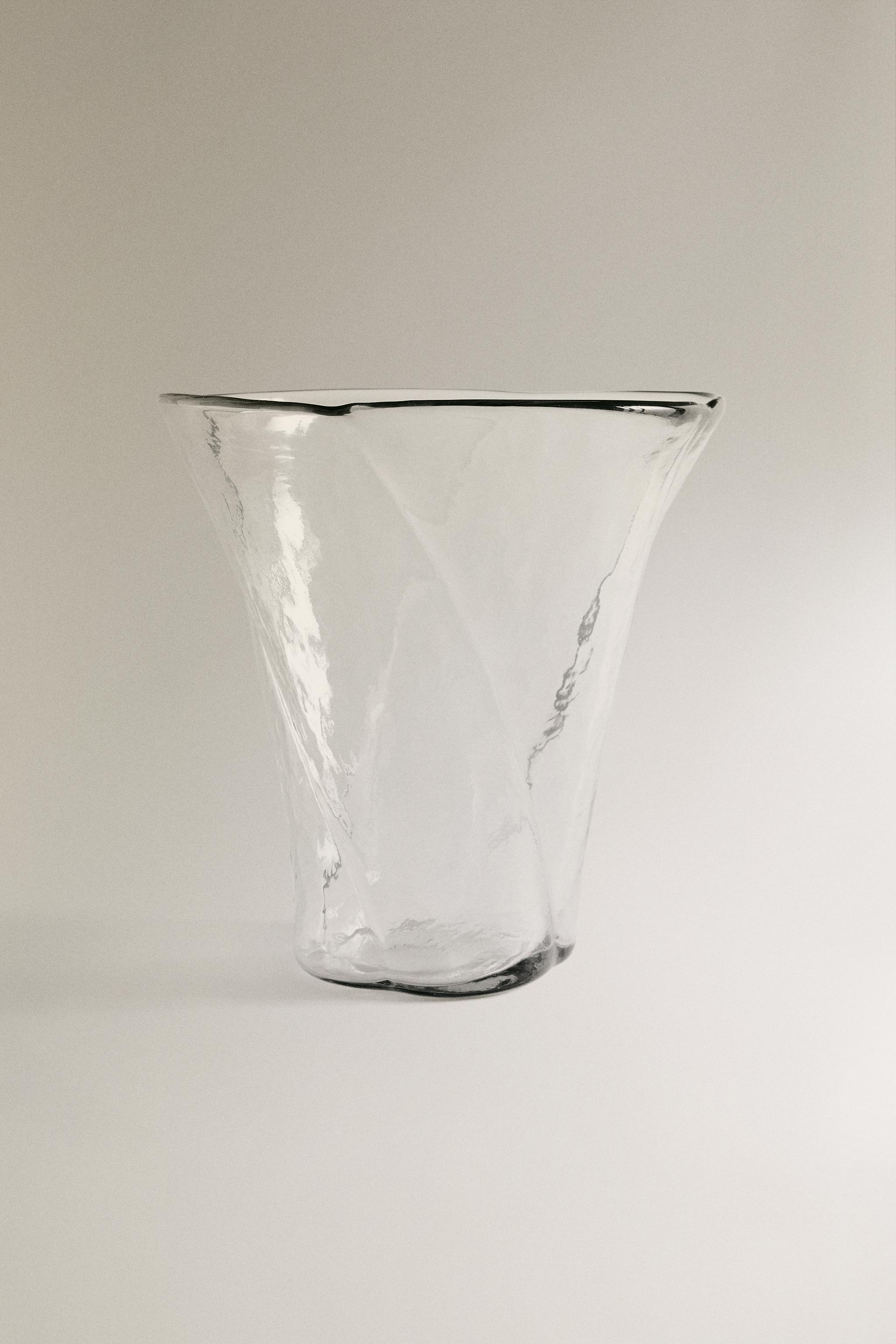 LARGE WAVY GLASS VASE