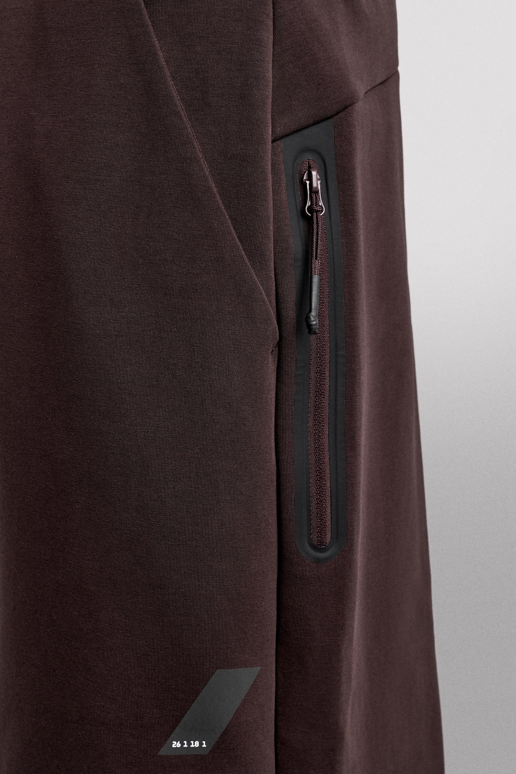 TECHNICAL ZIPPER PANTS