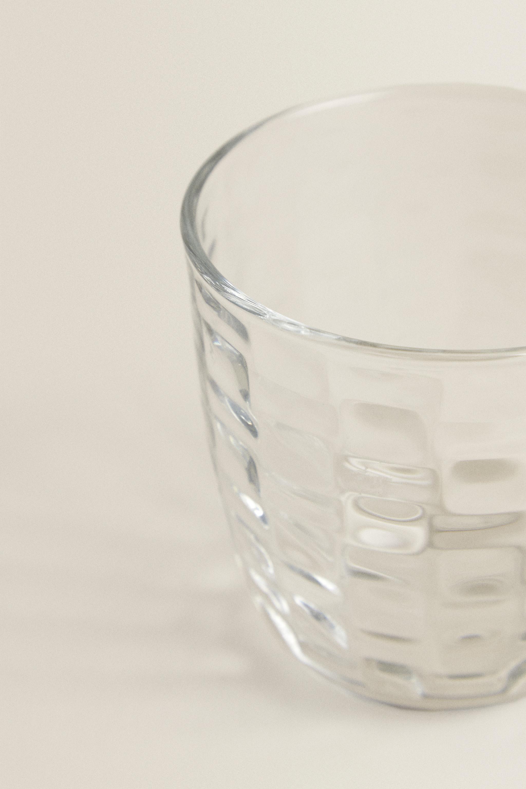 RAISED SQUARE-EFFECT TUMBLER