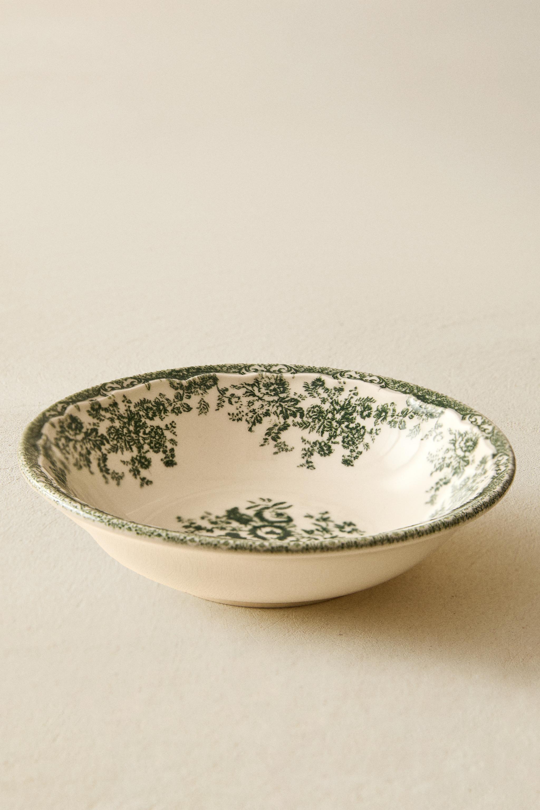 FLORAL EARTHENWARE BOWL