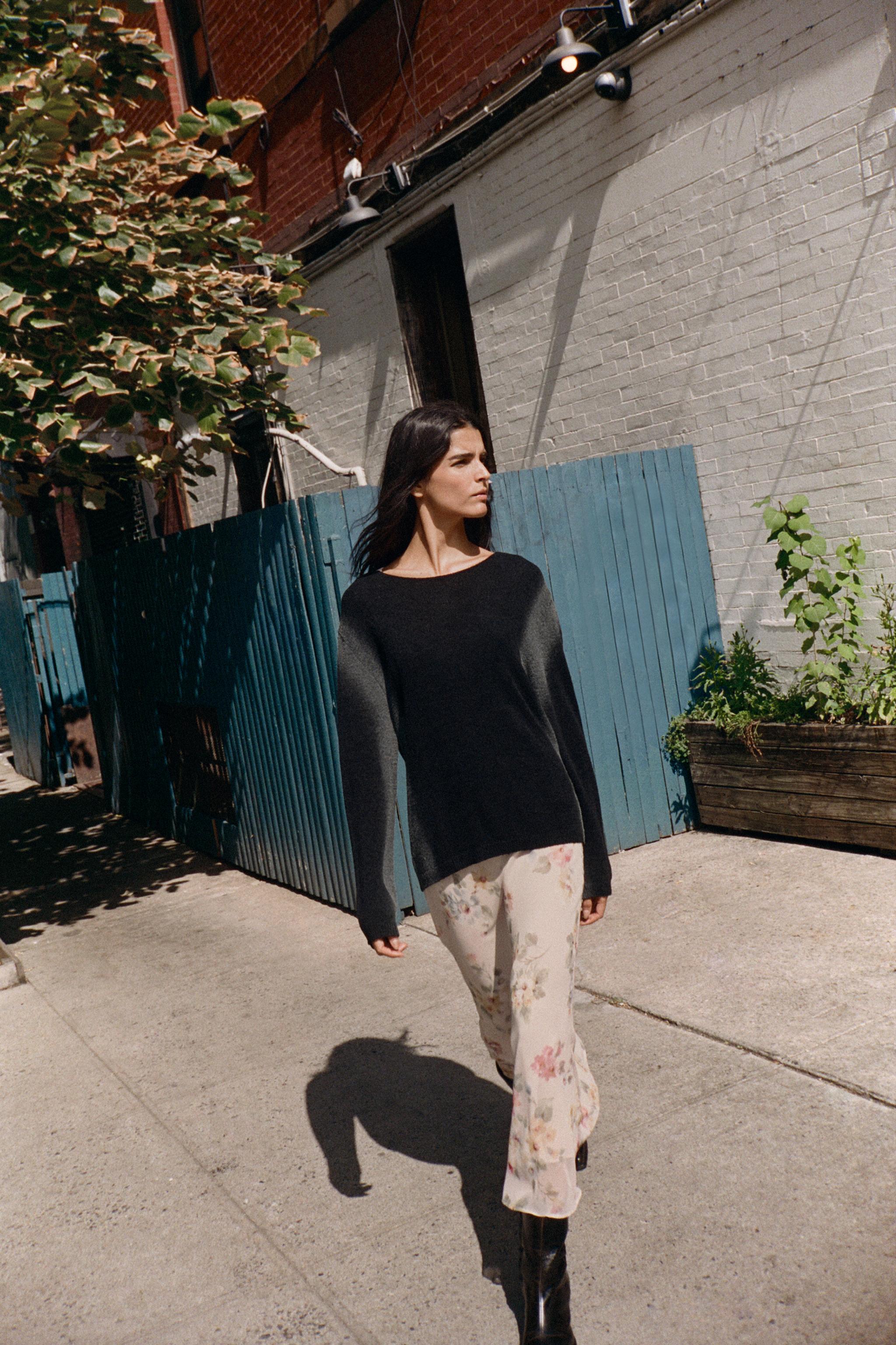 FADED PRINT KNIT SWEATER