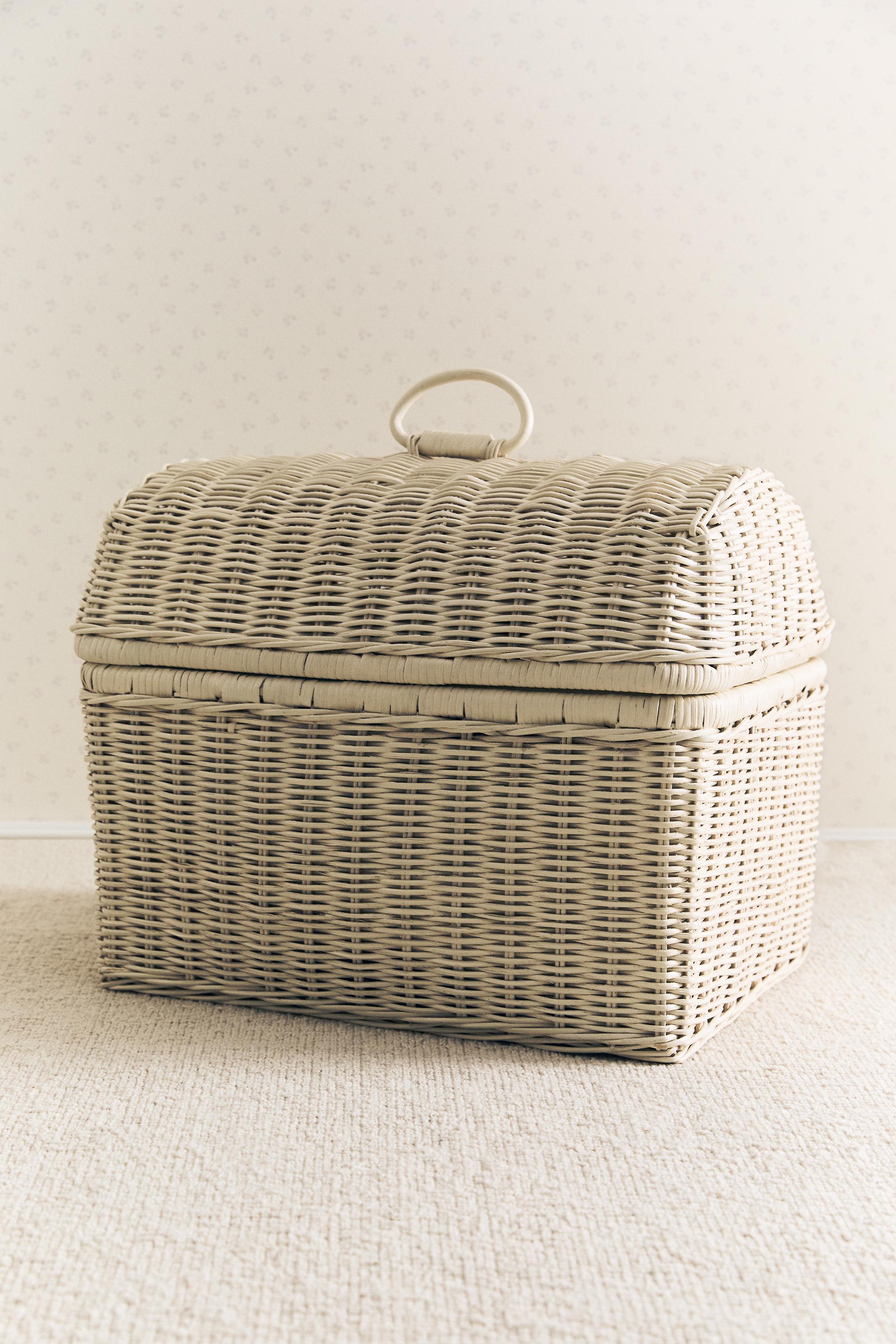 CHILDREN'S RATTAN HAMPER WITH LID