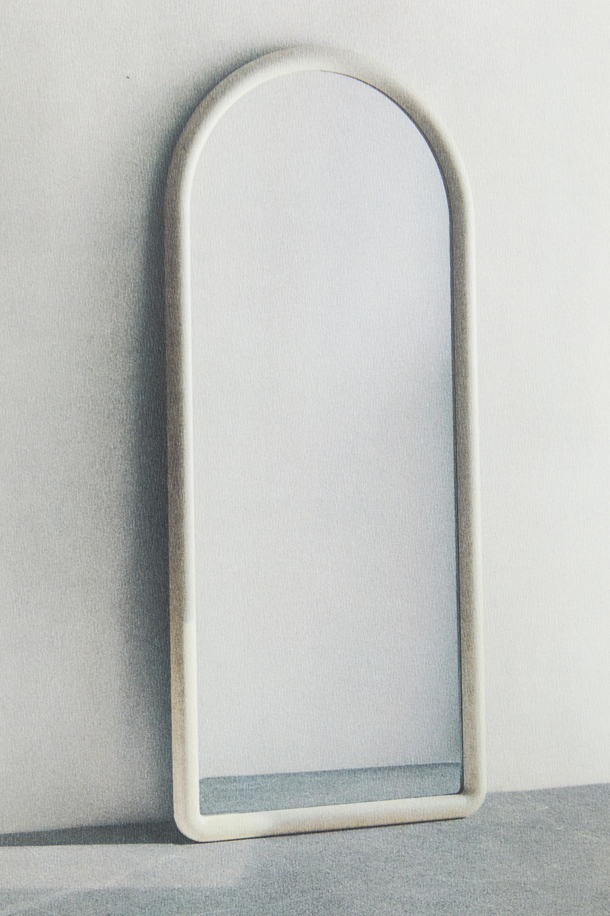 FULL LENGTH MIRROR WITH A WOODEN BOW