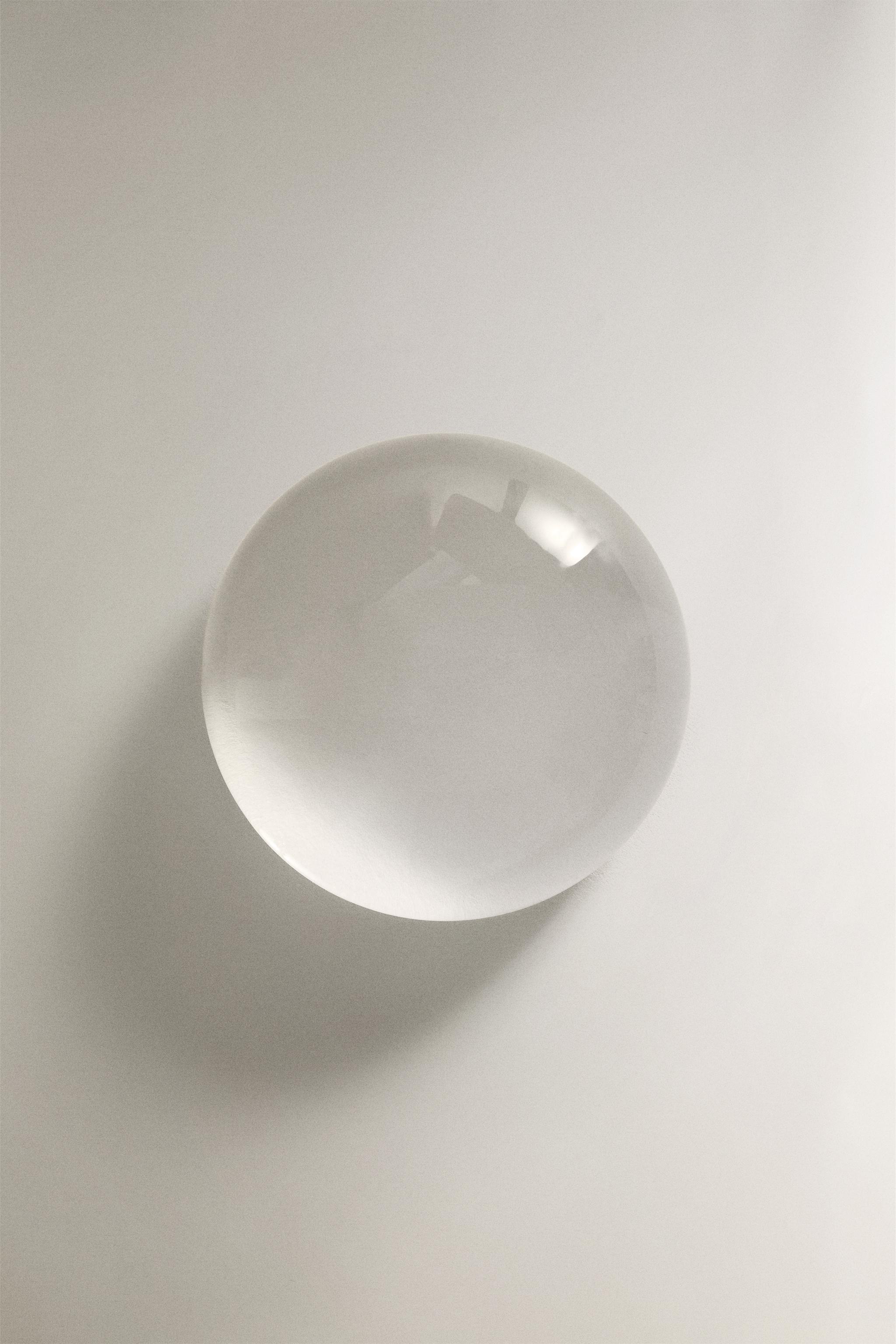 MAGNIFYING PAPERWEIGHT