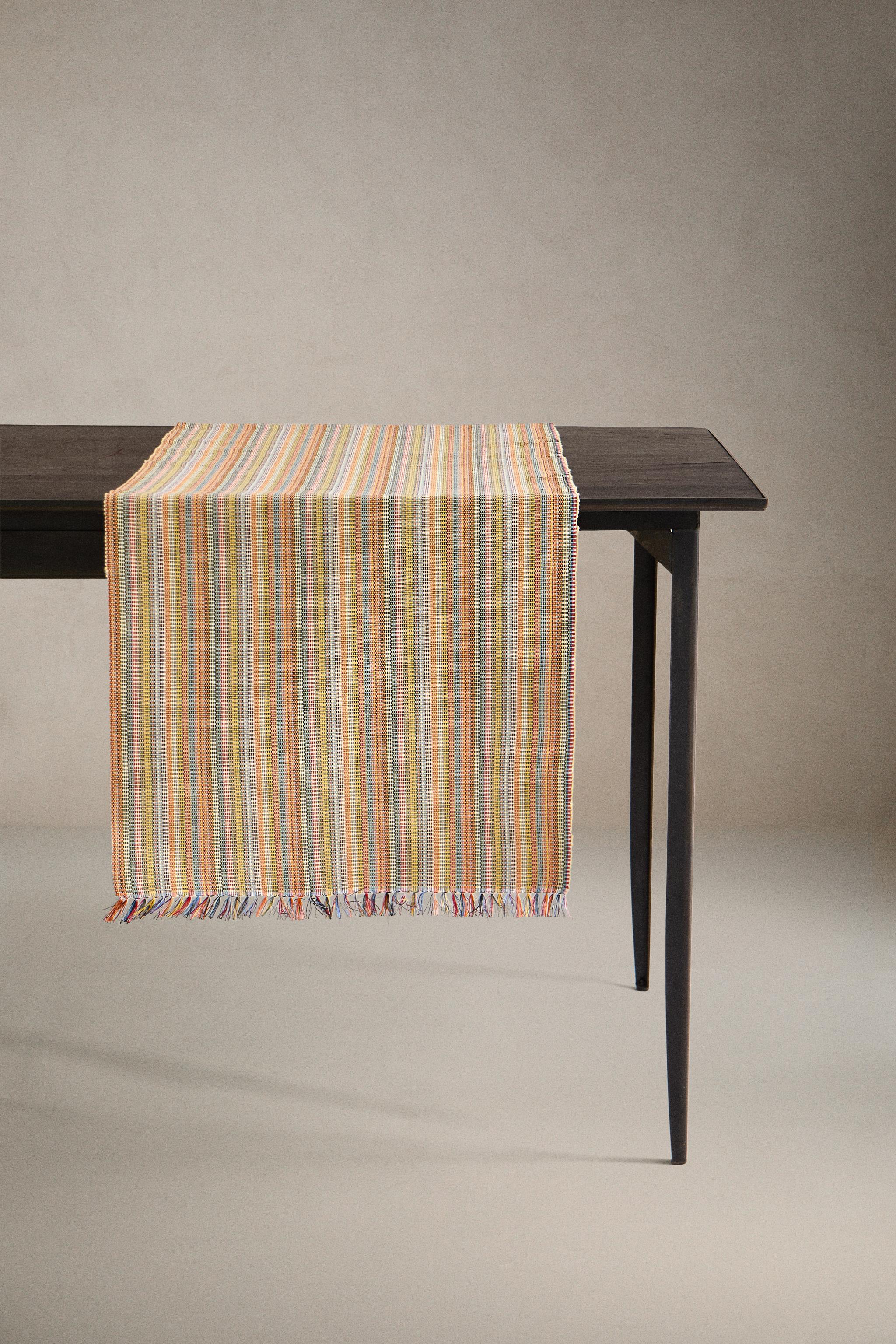 STRIPED COTTON TABLE RUNNER