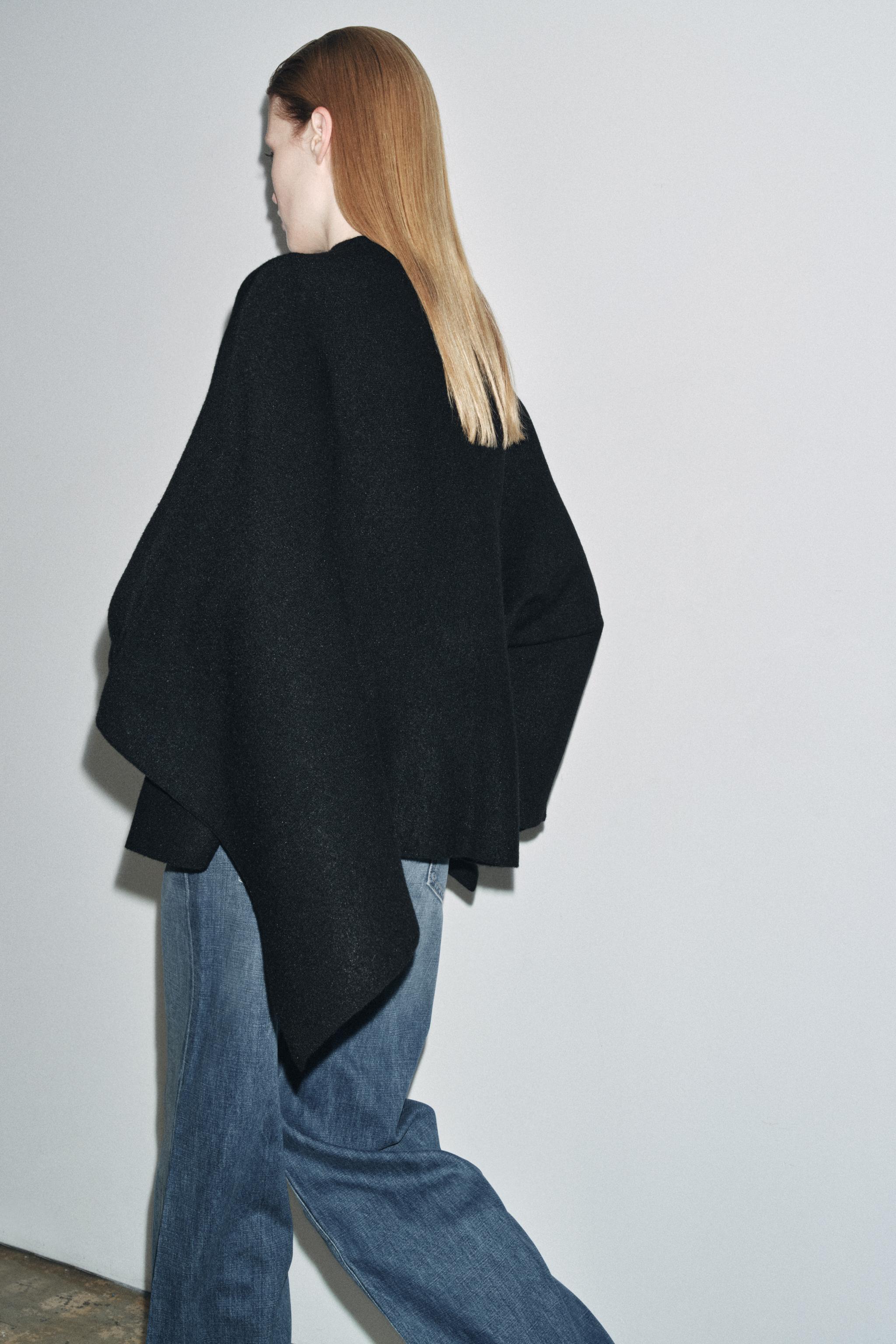KNIT CAPE