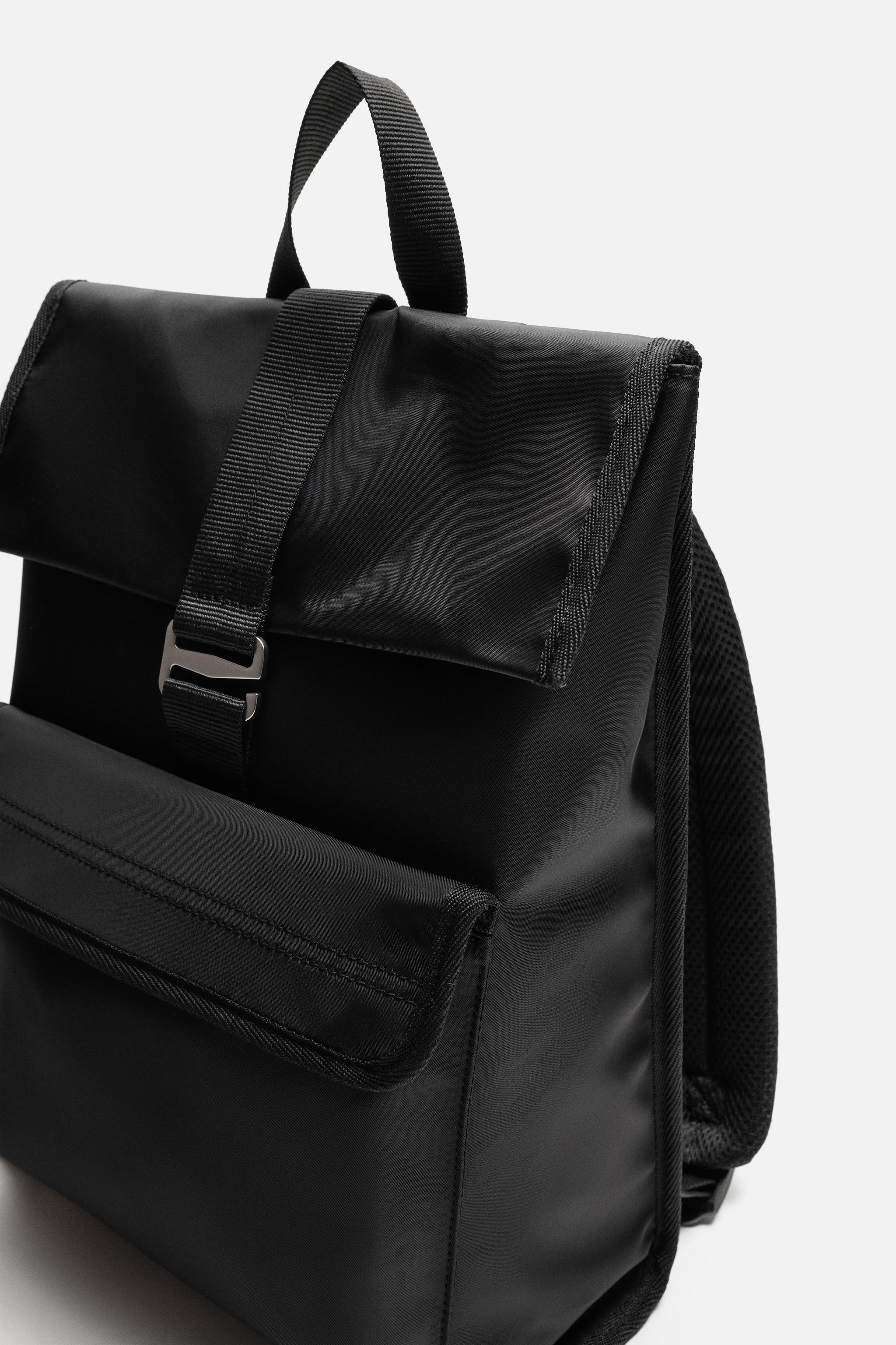 TECHNICAL FLAP BACKPACK