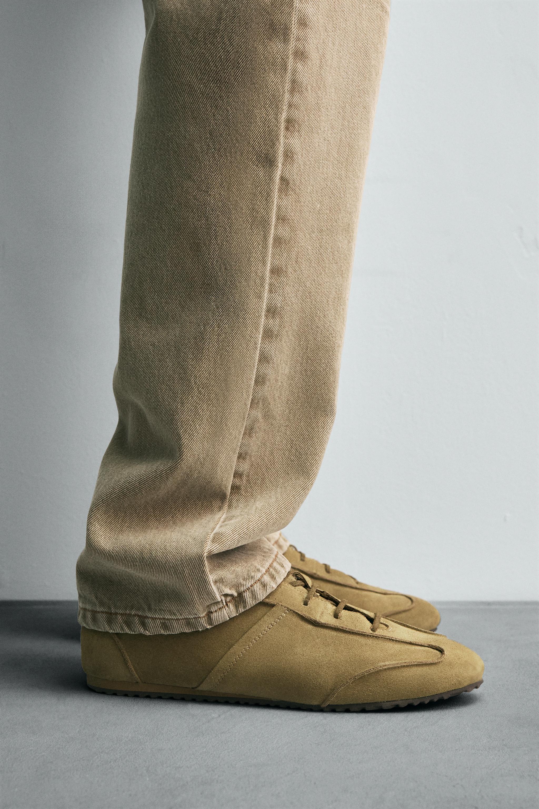 LIMITED EDITION LEATHER SNEAKERS