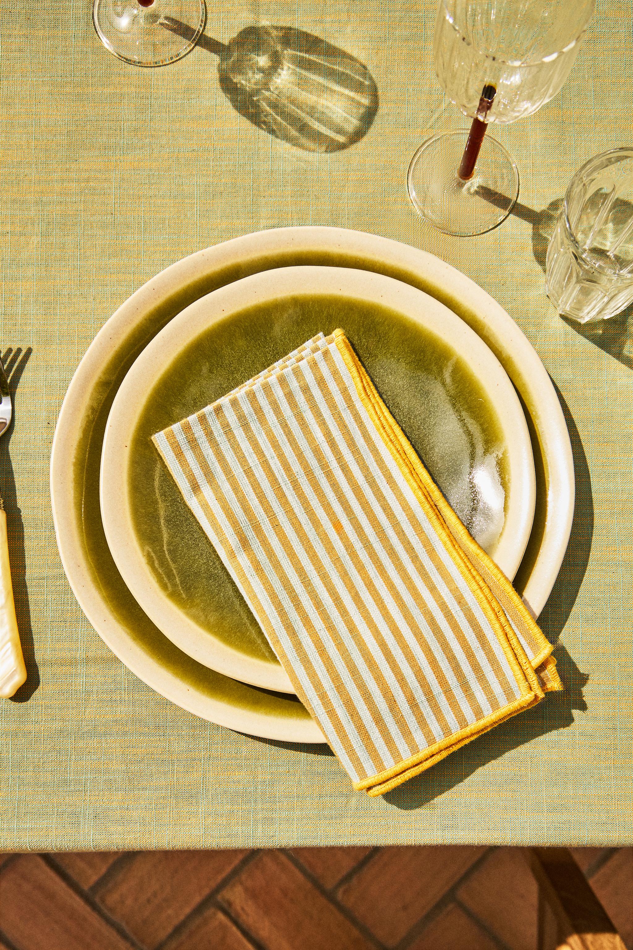 SET OF STRIPED COTTON NAPKINS (SET OF 2)