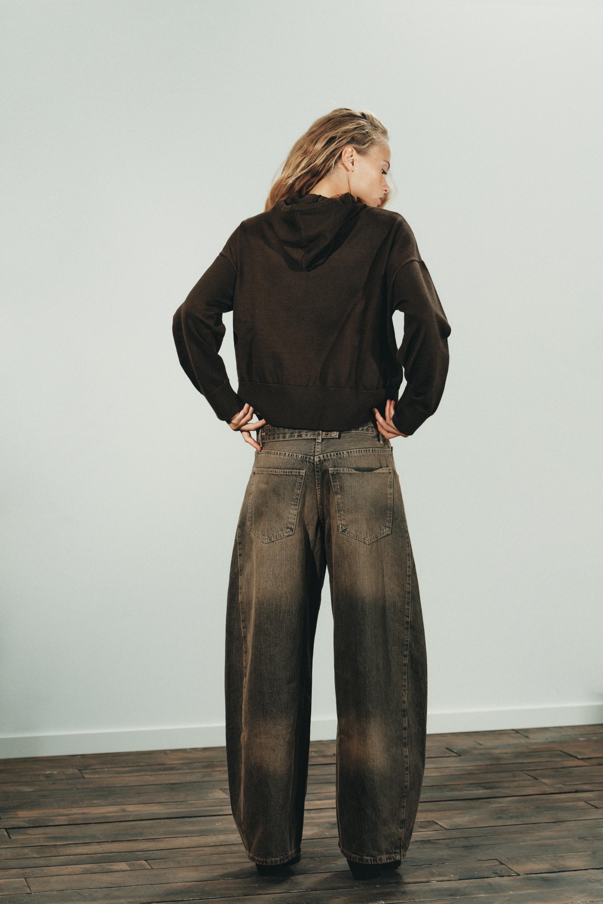 HOODED KNIT SWEATSHIRT