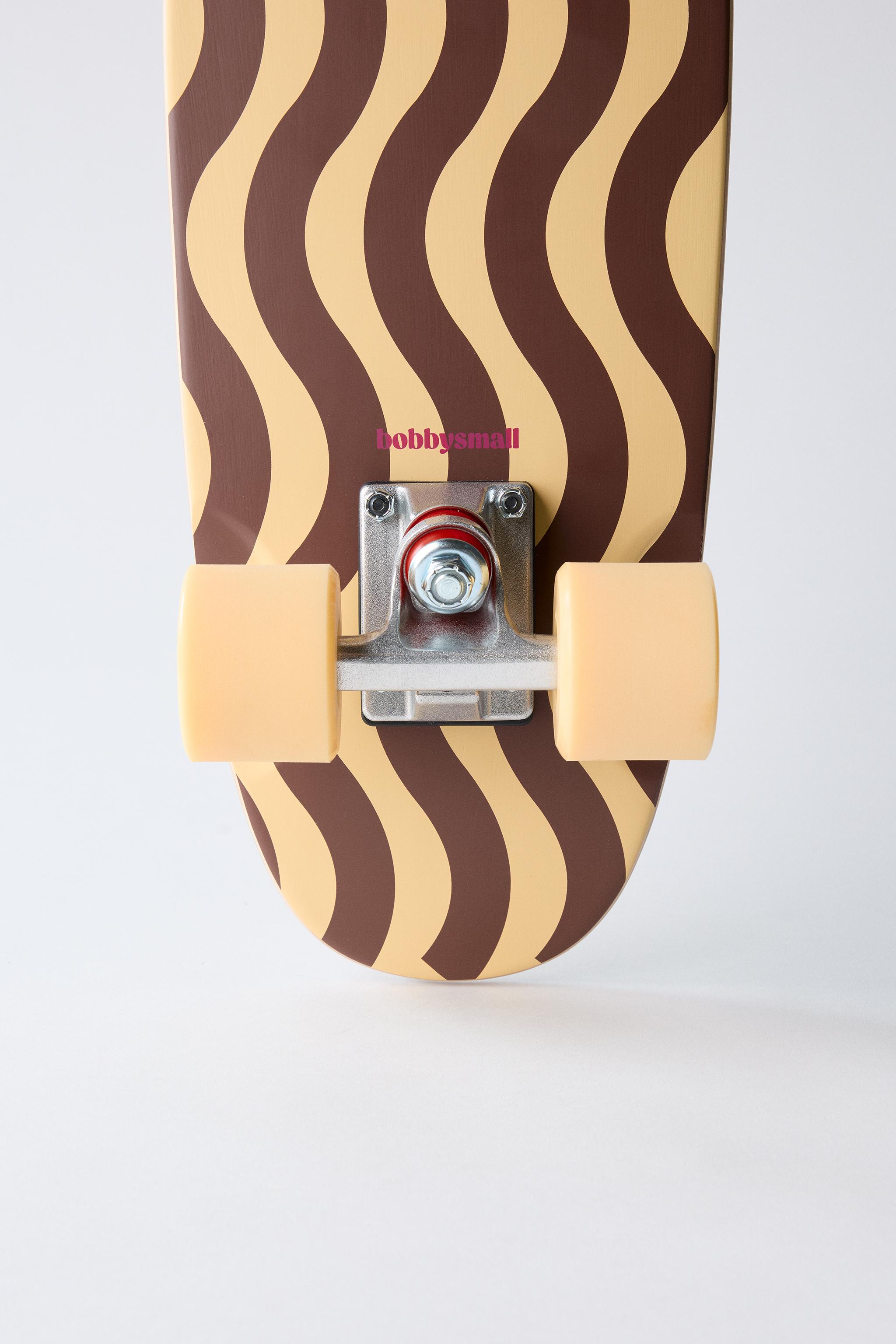 SPECKLE CRUISER BOBBY SMALL © SKATEBOARD