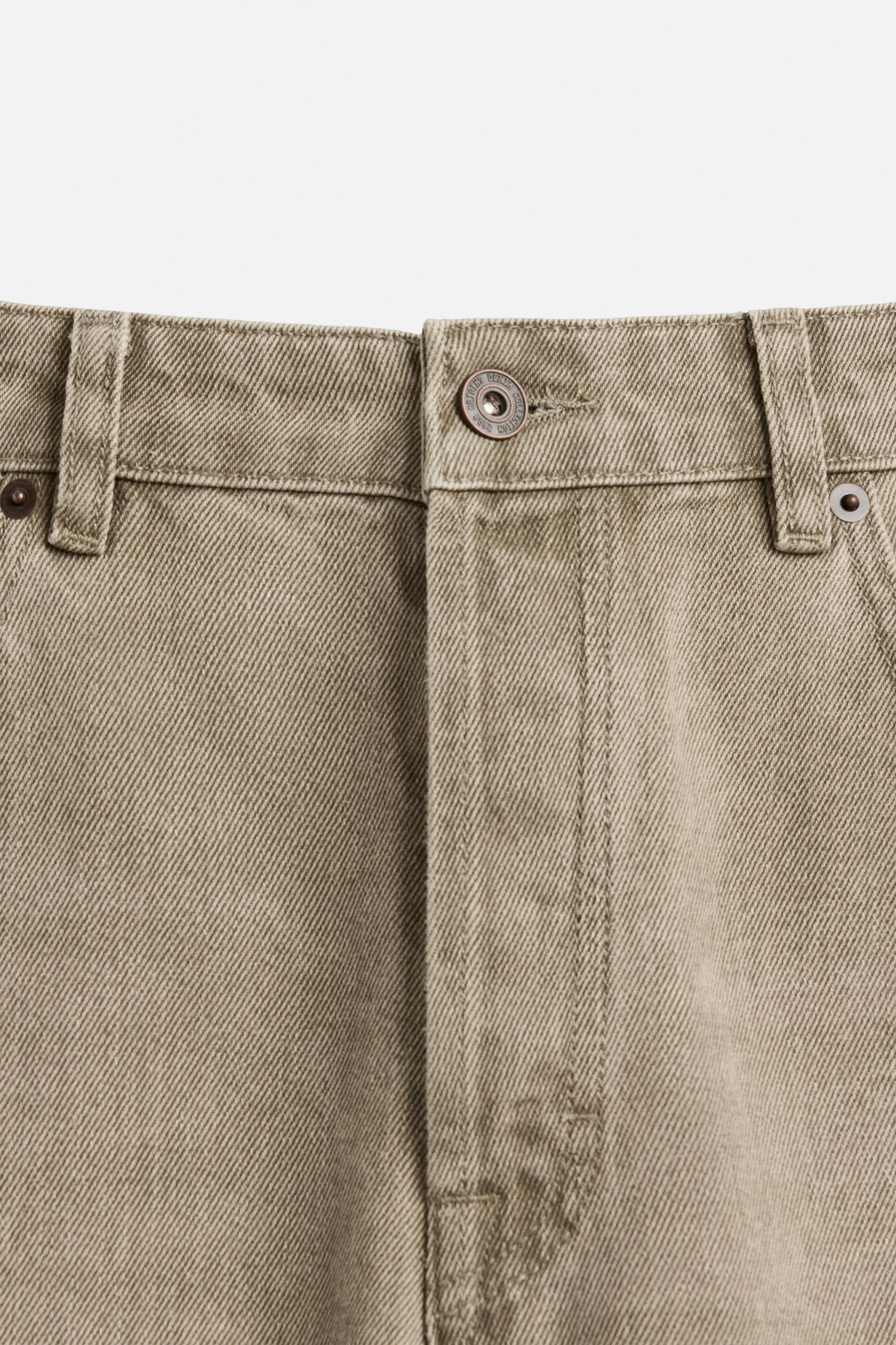 SLIM STRAIGHT FIT JEANS