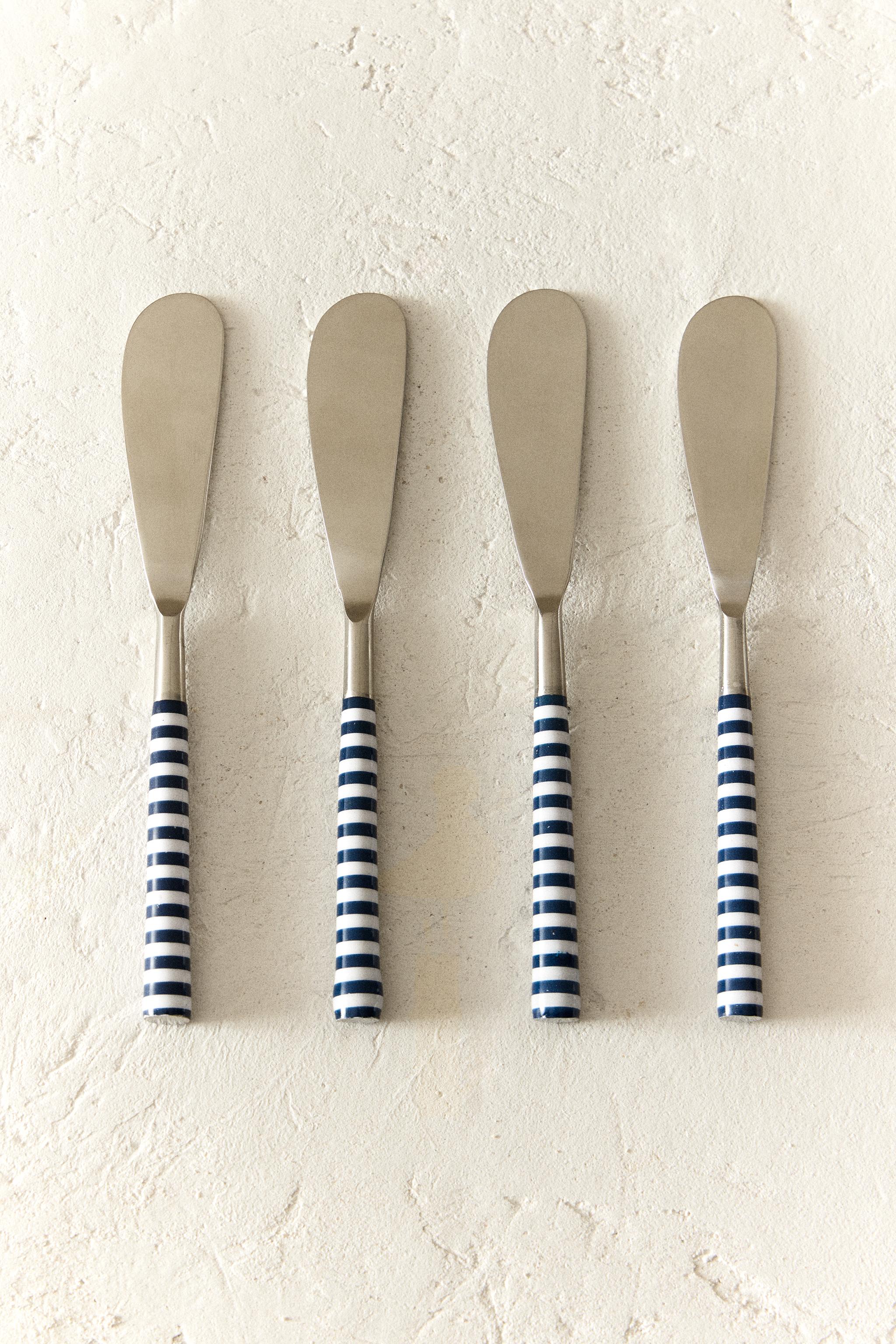 SET OF SPREADER KNIVES WITH STRIPED HANDLES (SET OF 4)