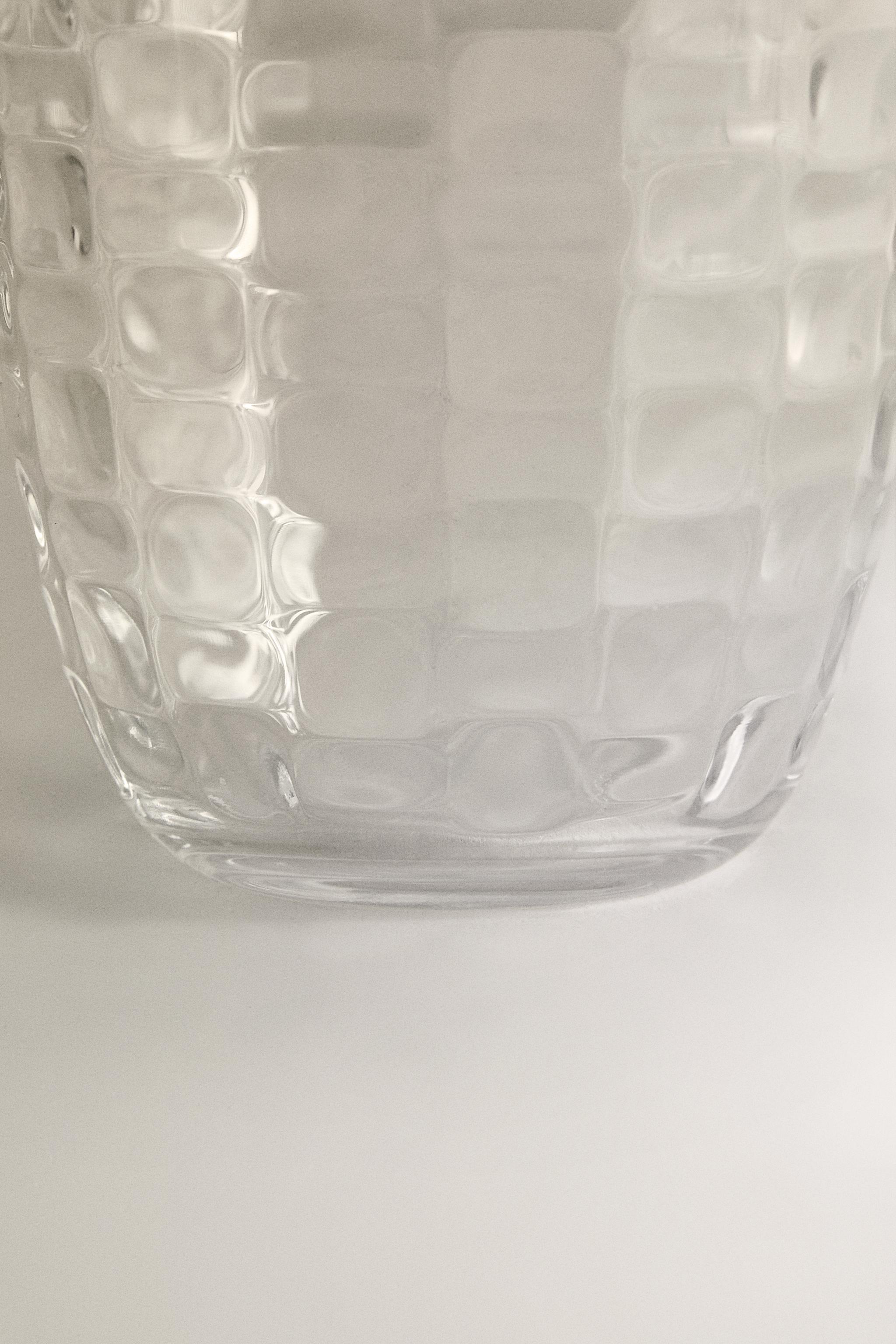 RAISED SQUARE-EFFECT TUMBLER