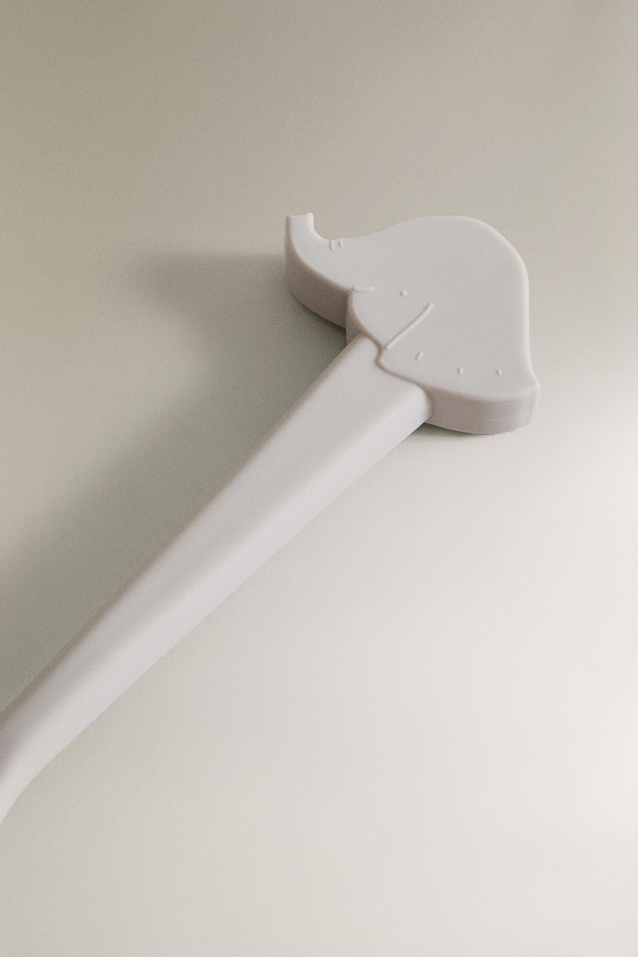 CHILDREN'S SILICONE ELEPHANT SPOON